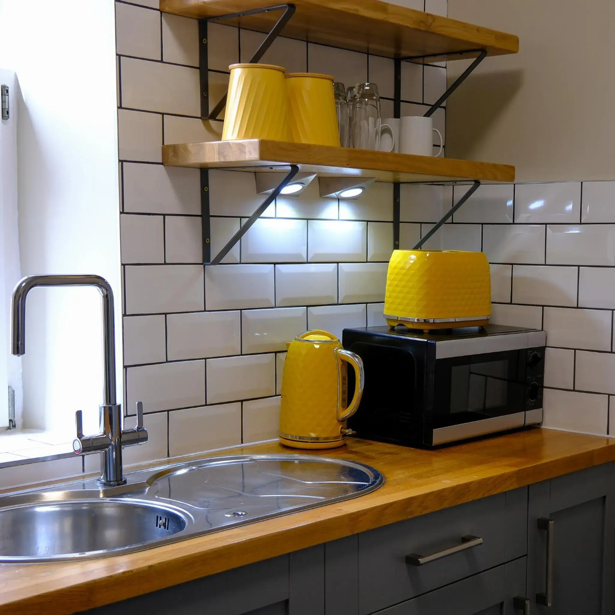 Three-Bedroom Apartment in Glen Mhor Hotel at Uile-bheist 'Brewstillery' Three-Bedroom Apartment in Glen Mhor Hotel at Uile-bheist 'Brewstillery'