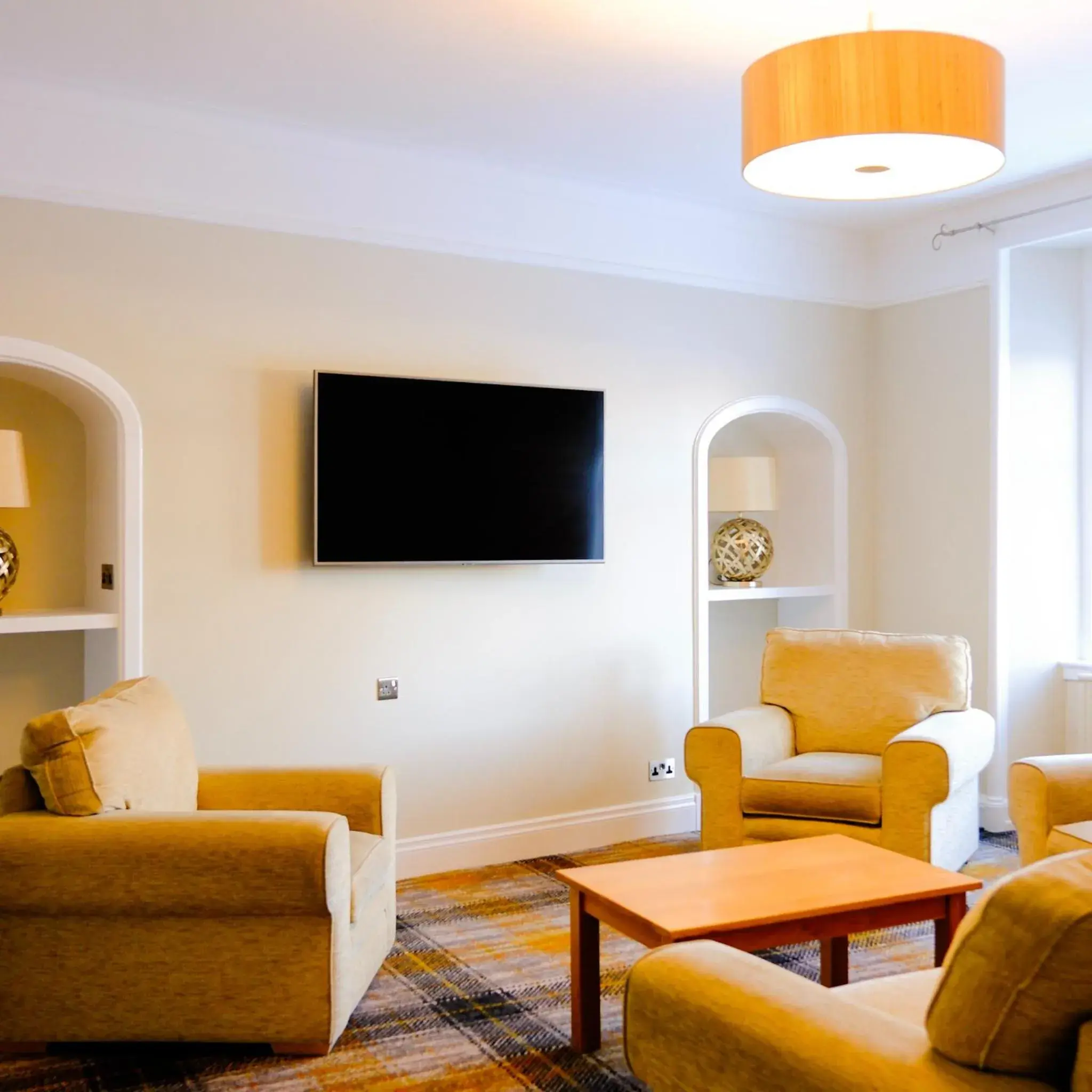 Junior Suite in Glen Mhor Hotel at Uile-bheist 'Brewstillery' Junior Suite in Glen Mhor Hotel at Uile-bheist 'Brewstillery'