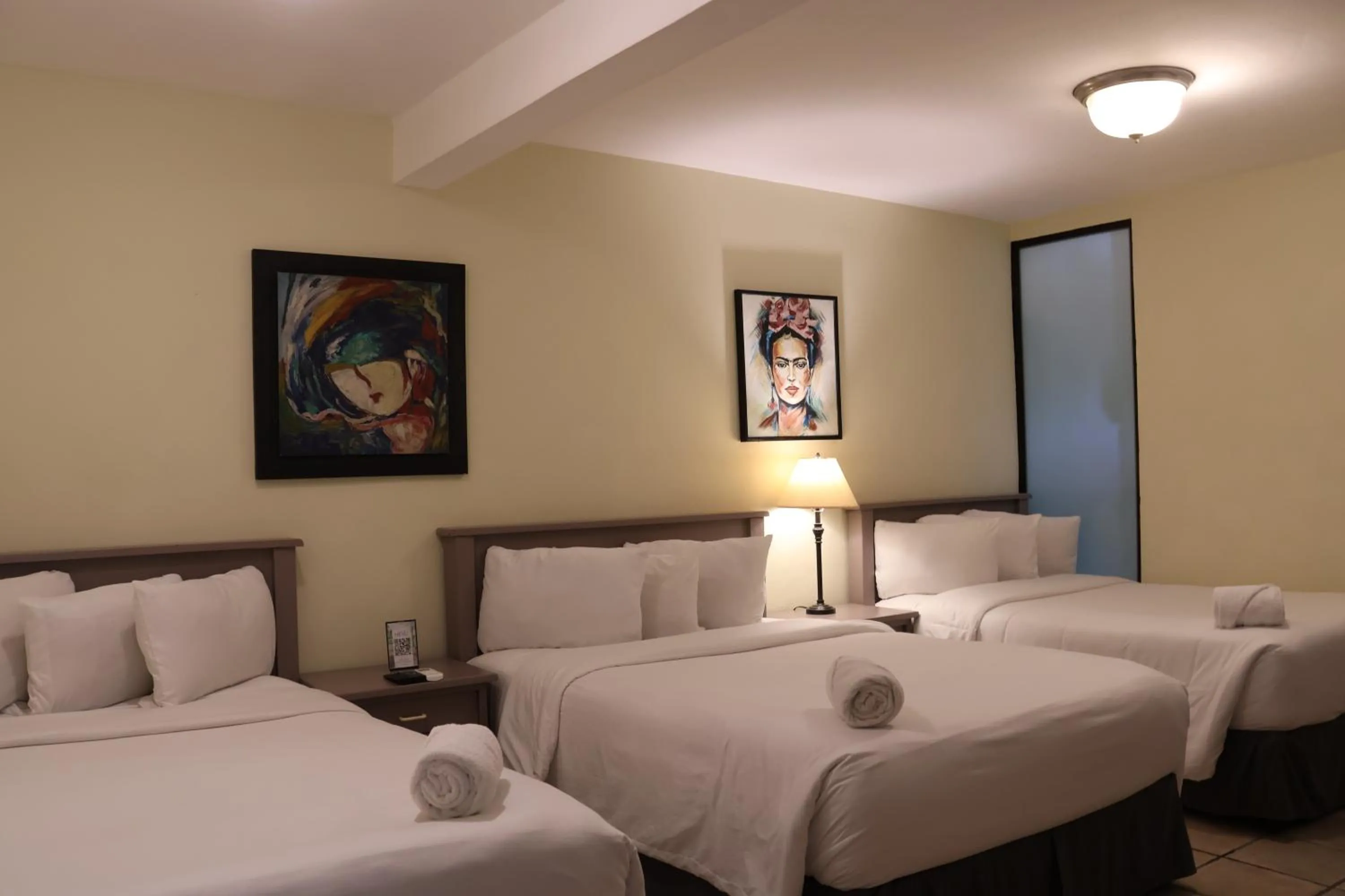 Bed in Morrison Hotel San Salvador