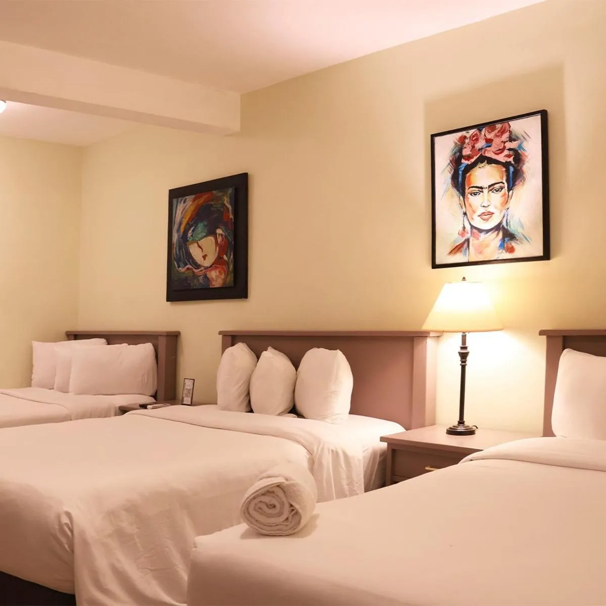 Bed in Morrison Hotel San Salvador