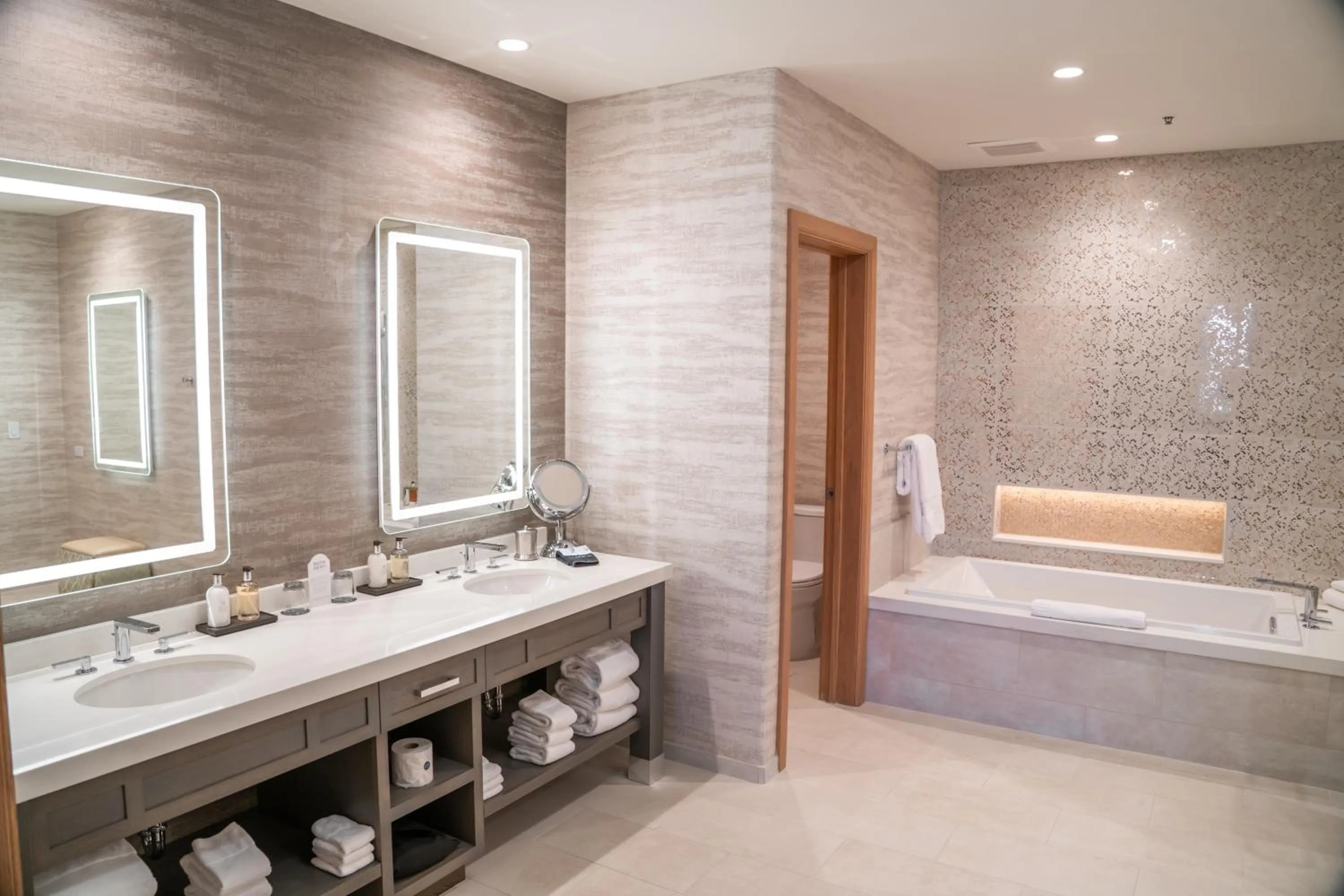 Garden of the Gods Resort & Club