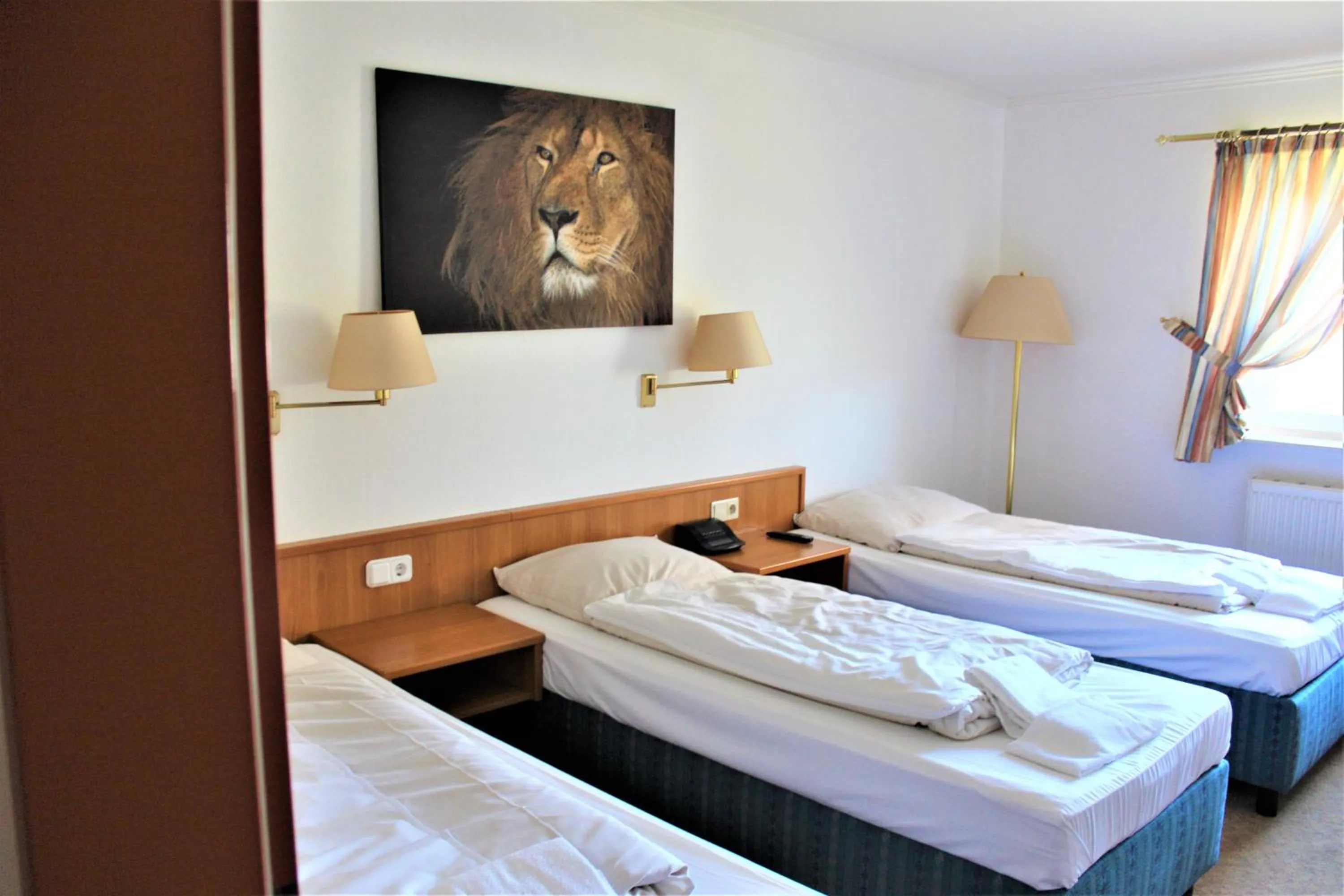 Bed in Hotel Alsterquelle 24h Check-in, Free Parking and WiFi