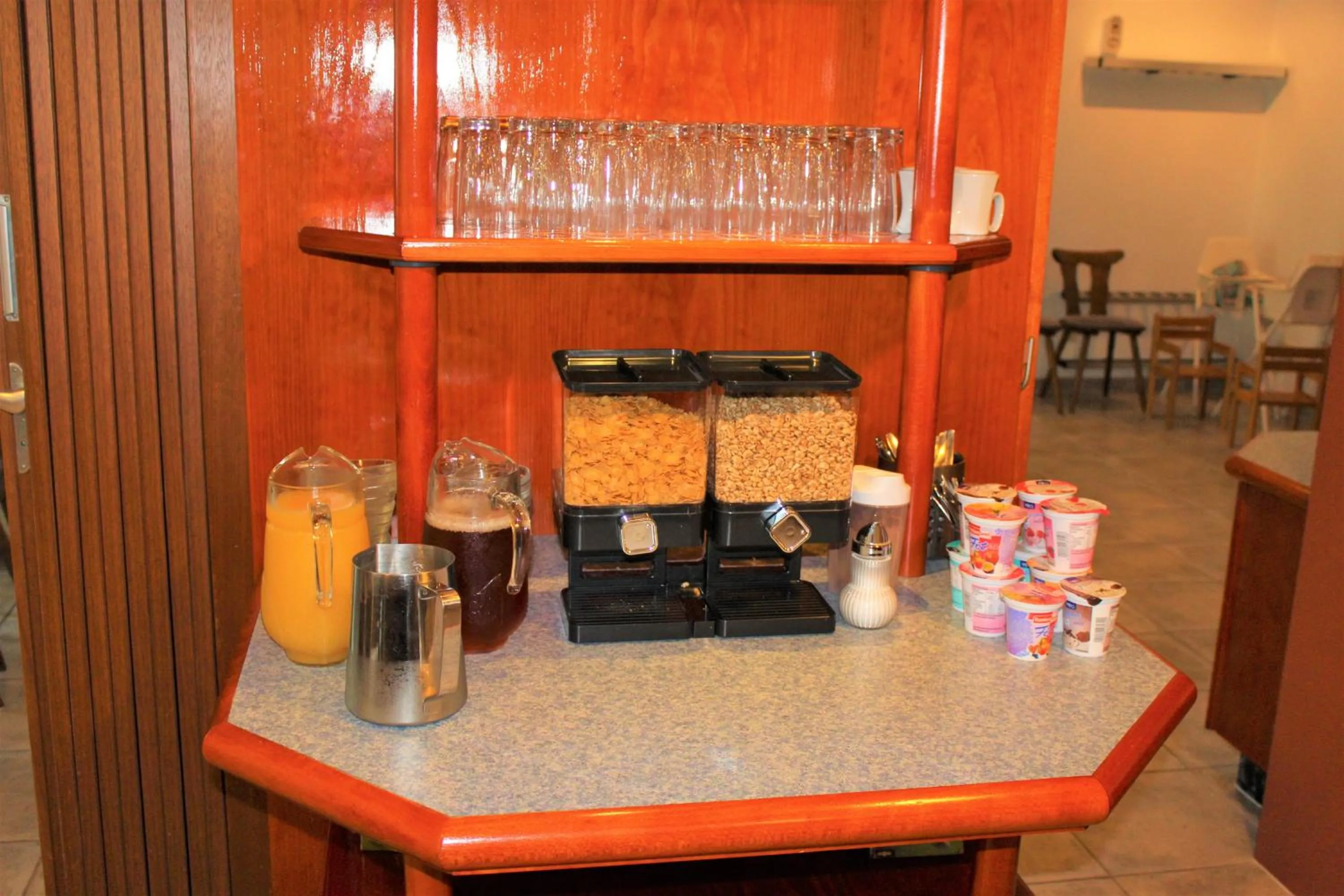 Coffee/tea facilities in Hotel Alsterquelle 24h Check-in, Free Parking and WiFi