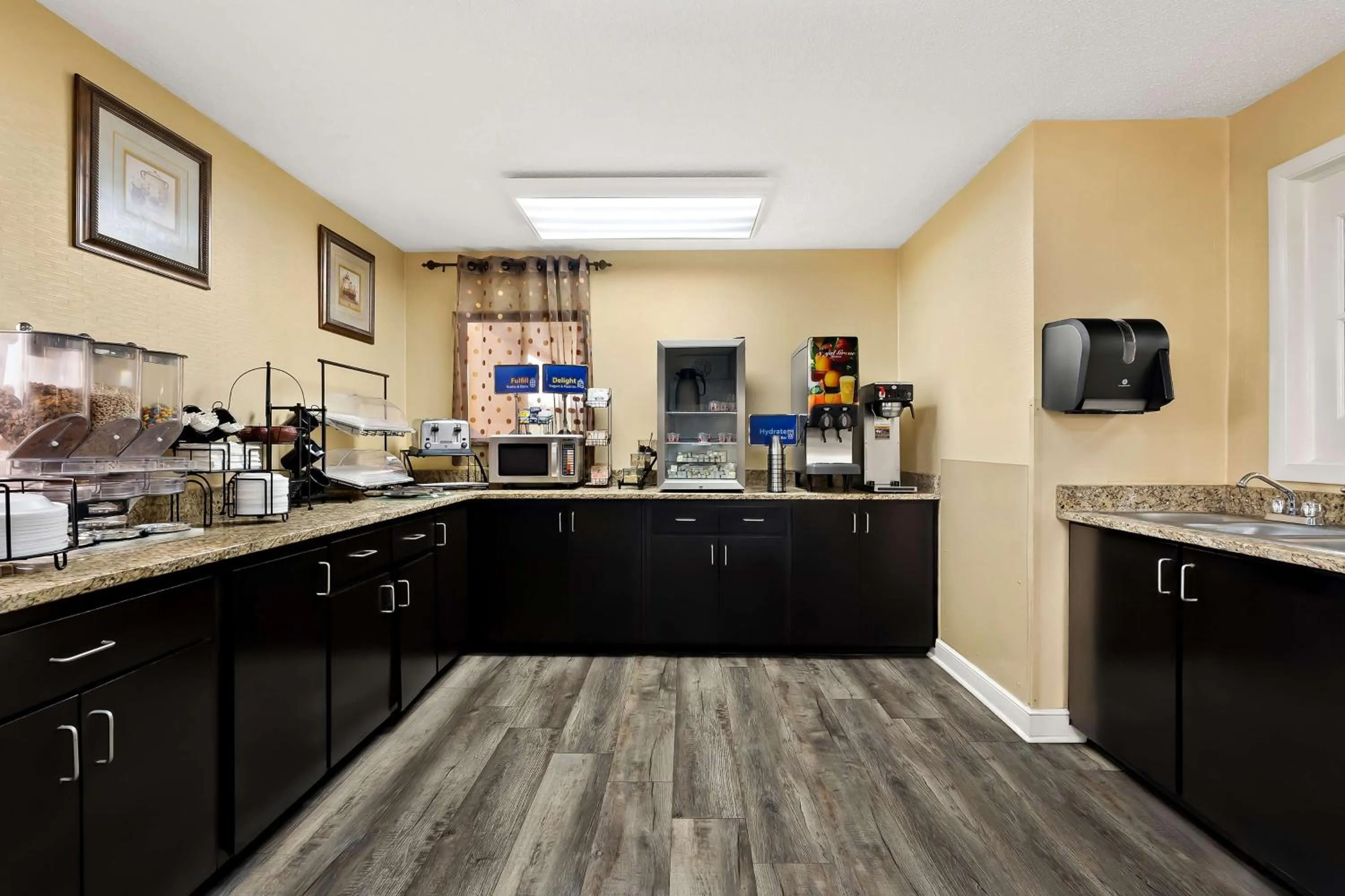 Breakfast in Best Western Greenville Inn