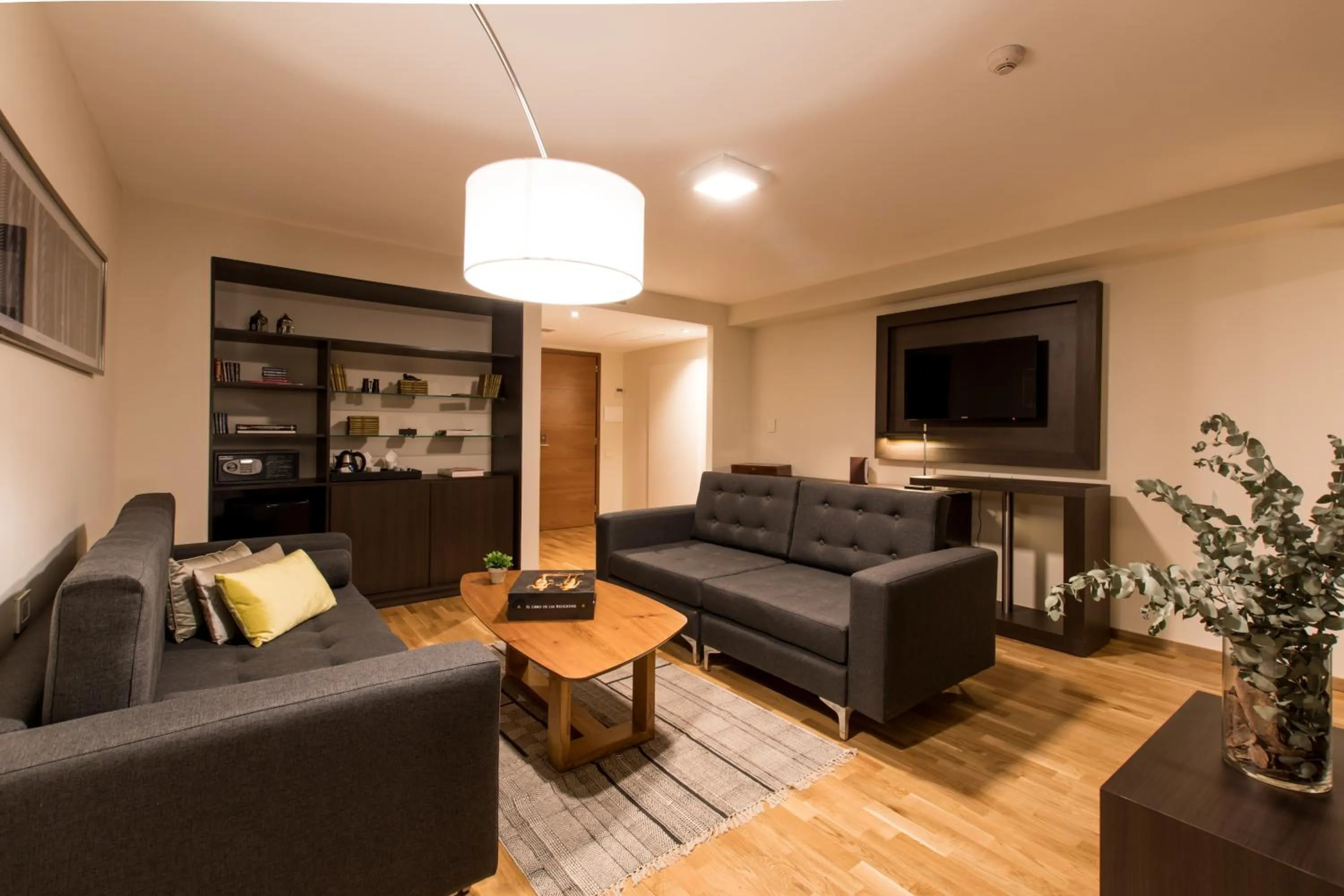 TV and multimedia in Caseros 248 Hotel