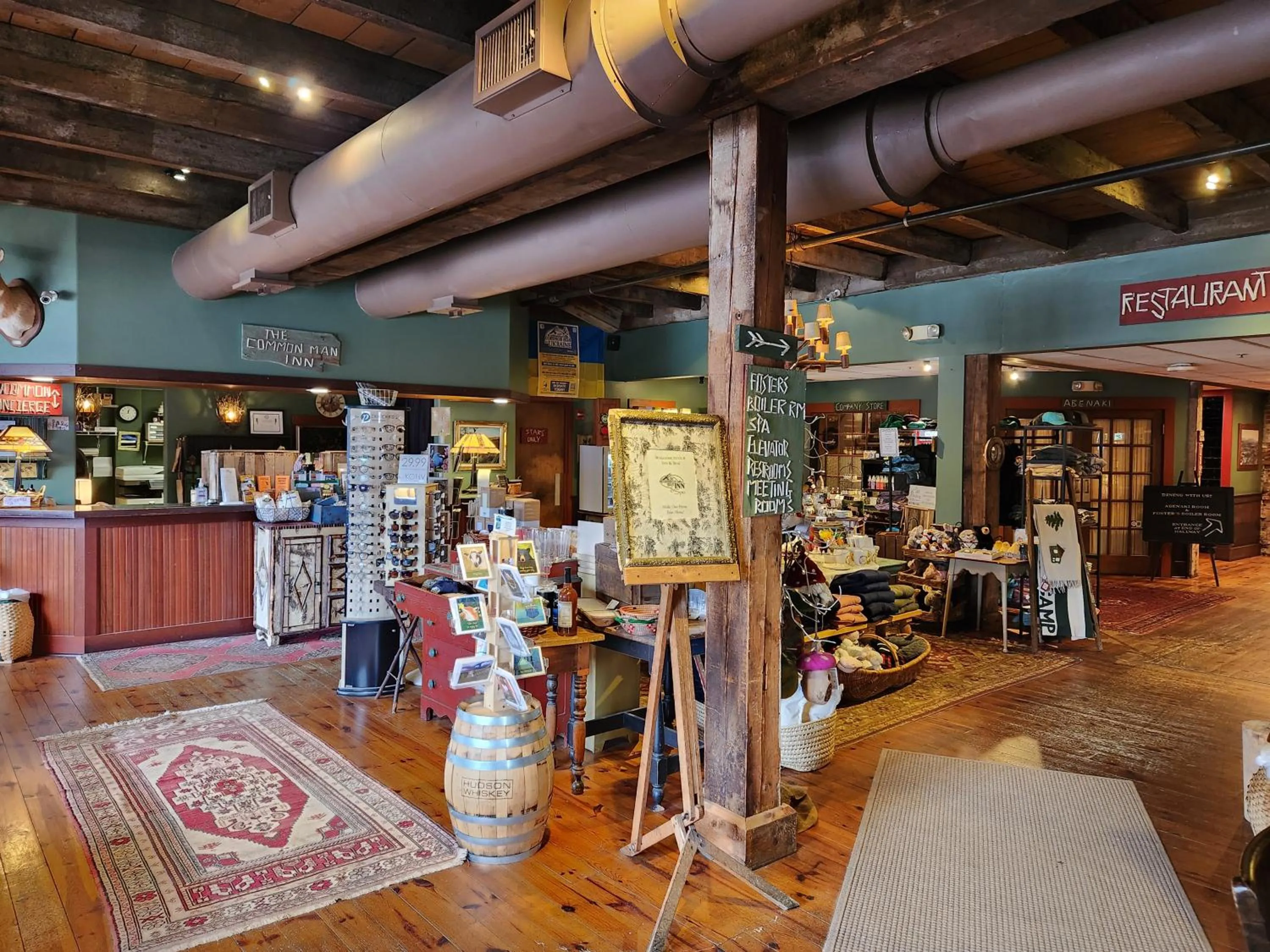 Lobby or reception in The Common Man Inn, Spa & Lodge