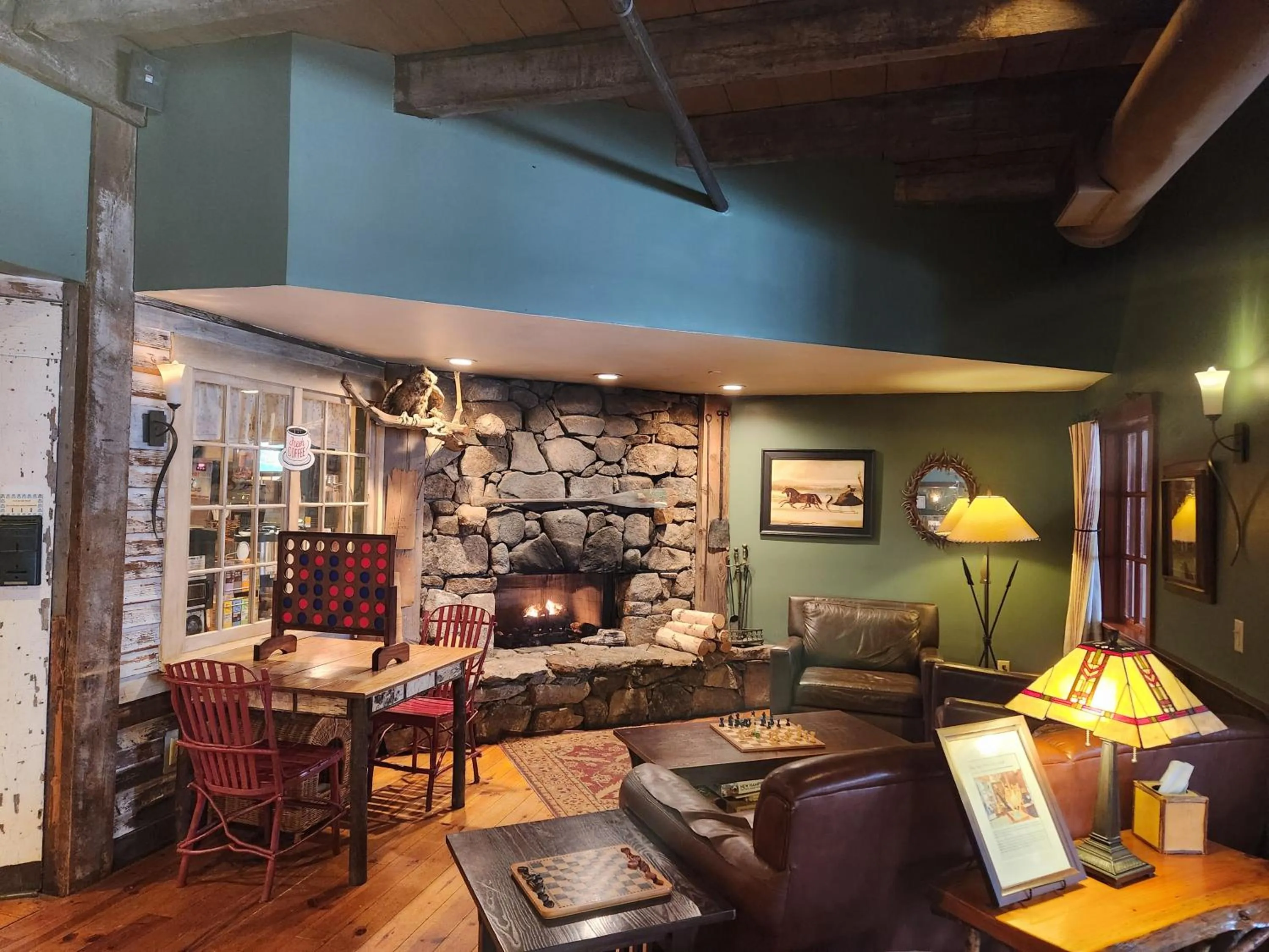 Lobby or reception in The Common Man Inn, Spa & Lodge