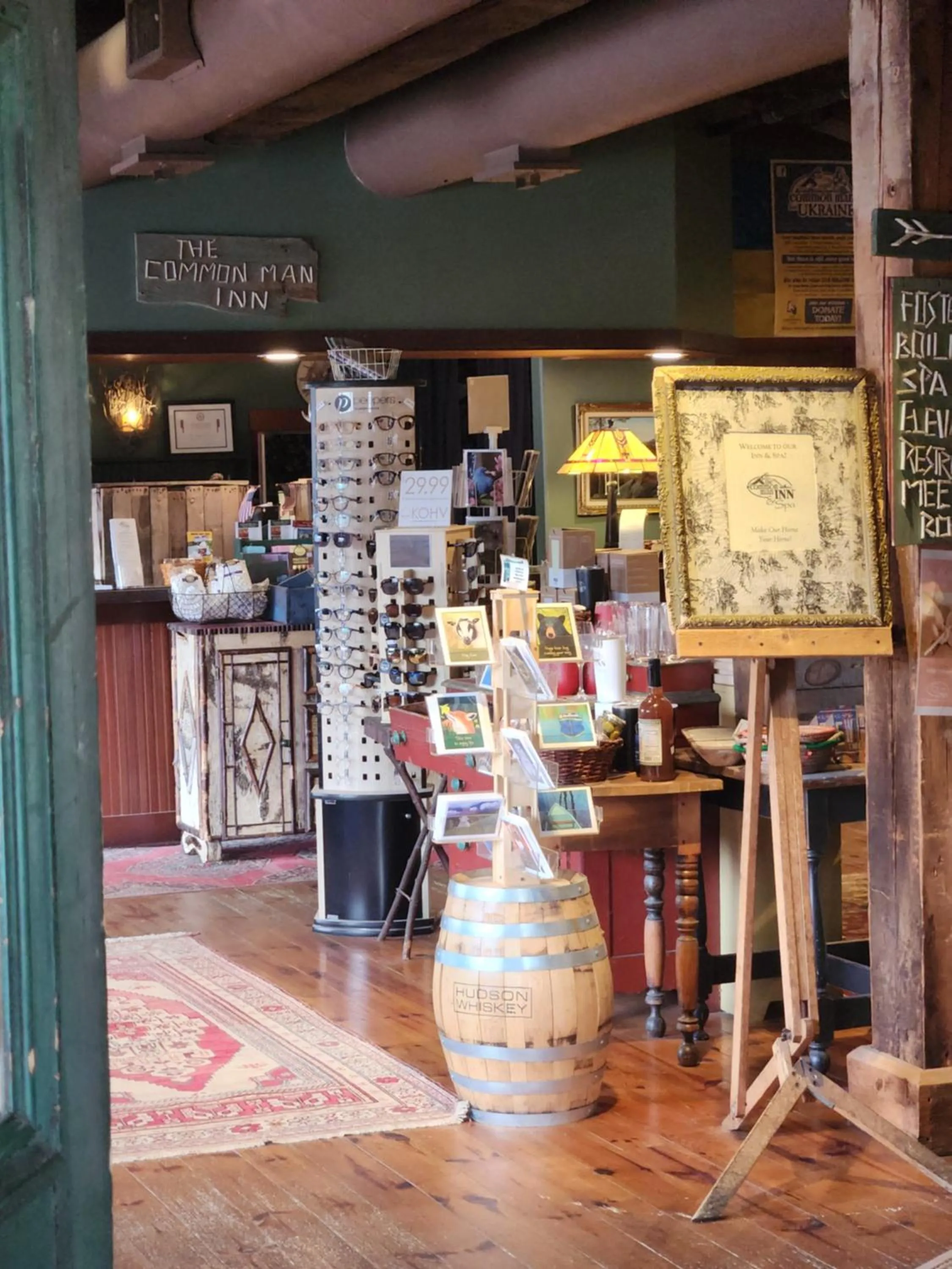 Lobby or reception in The Common Man Inn, Spa & Lodge