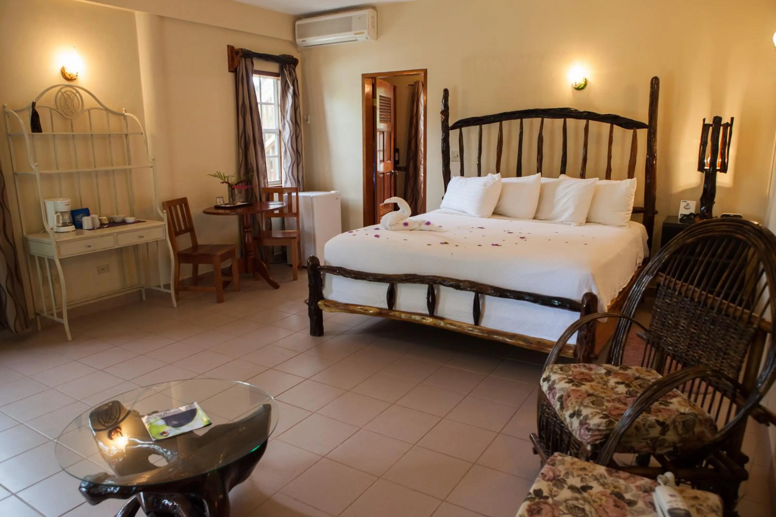 Bedroom, Bed in Black Orchid Resort