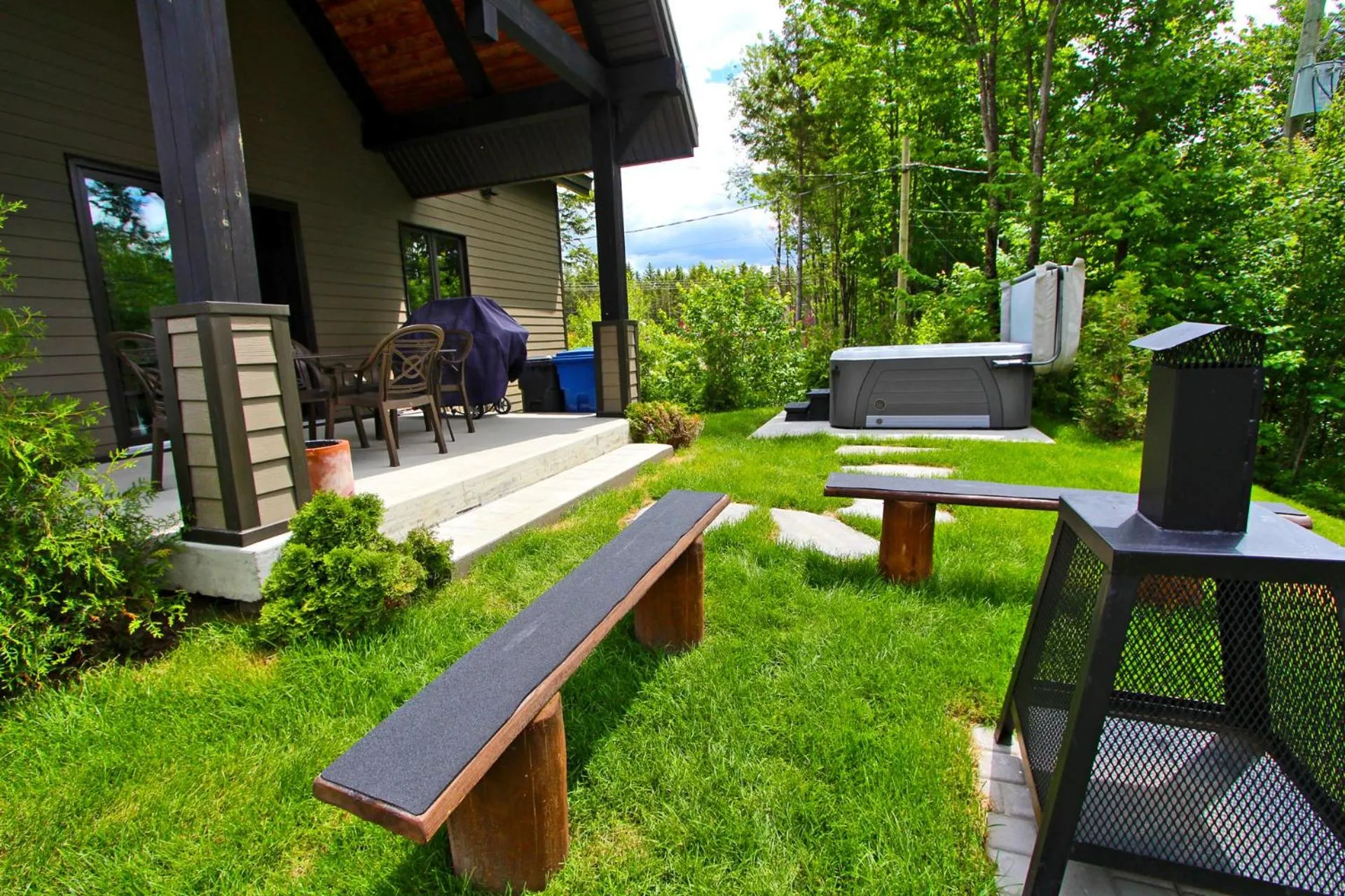 View (from property/room) in La cache à Maxime