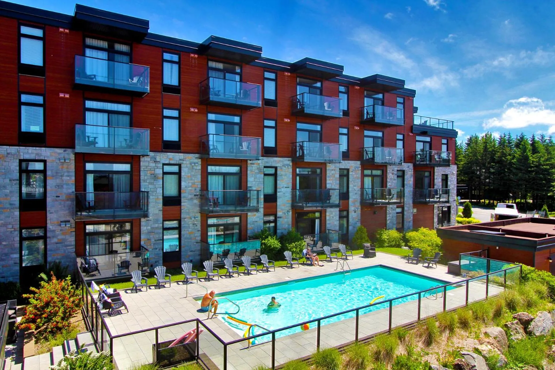 Swimming pool in La cache à Maxime