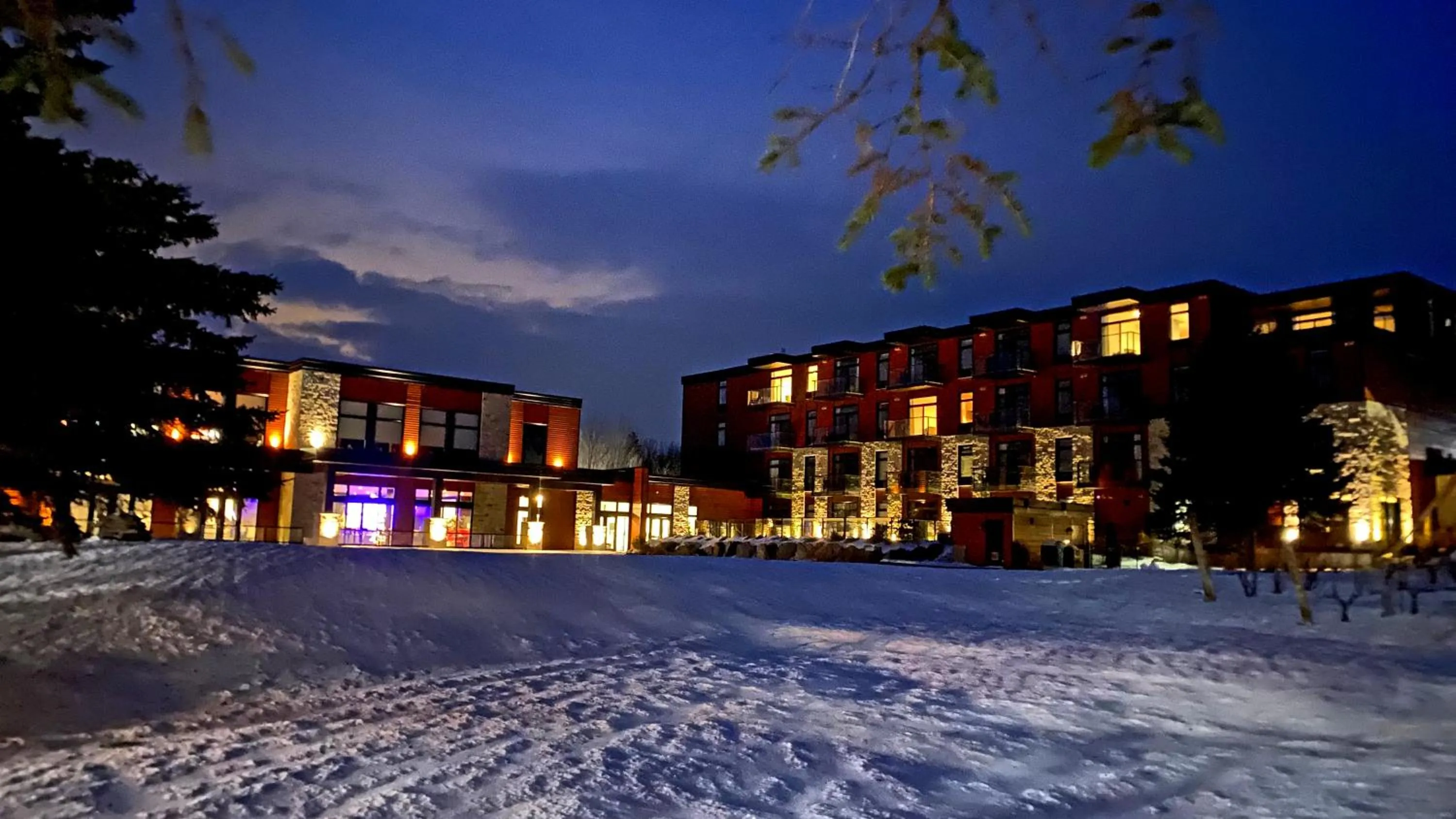 Property building in La cache à Maxime