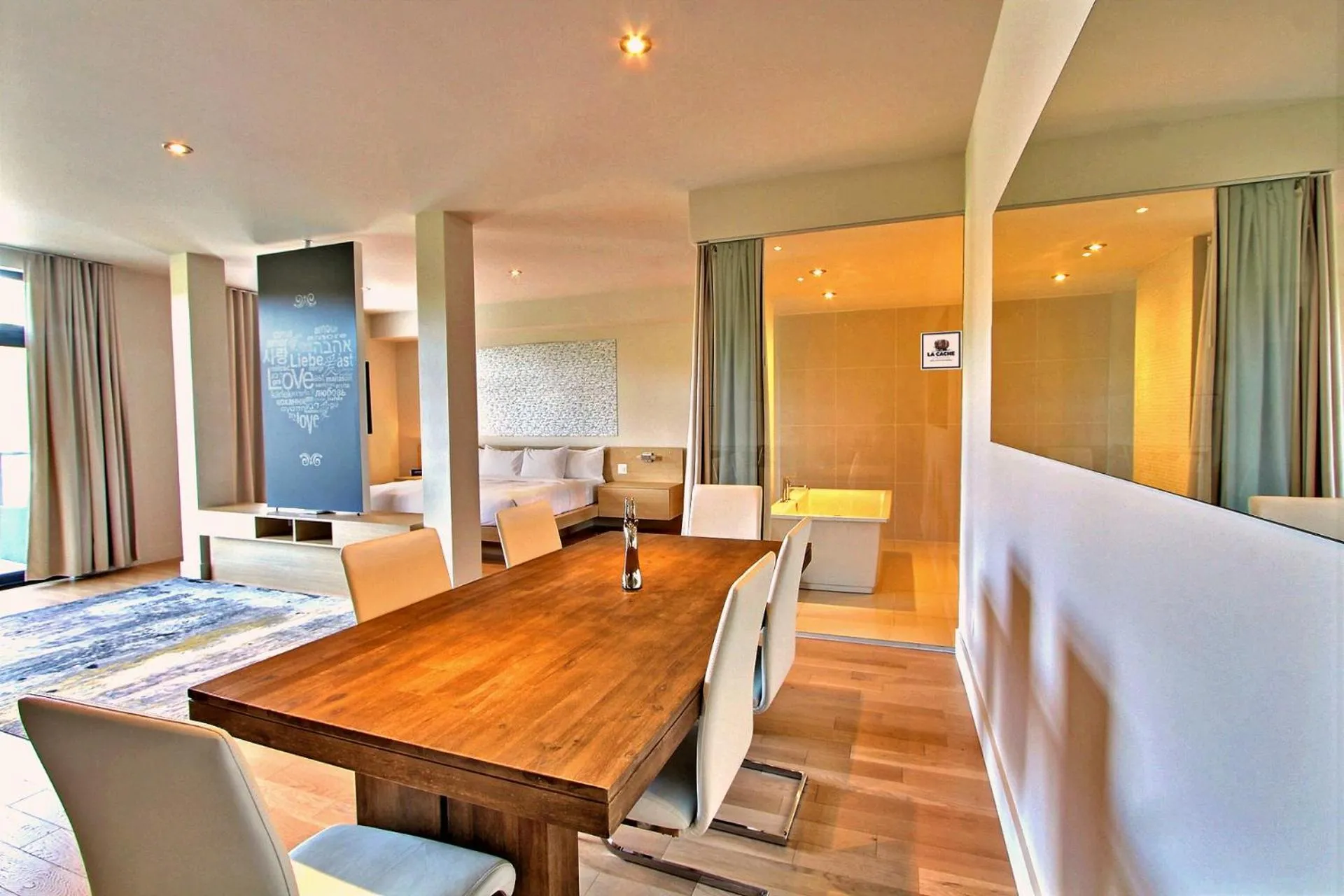 Photo of the whole room in La cache à Maxime