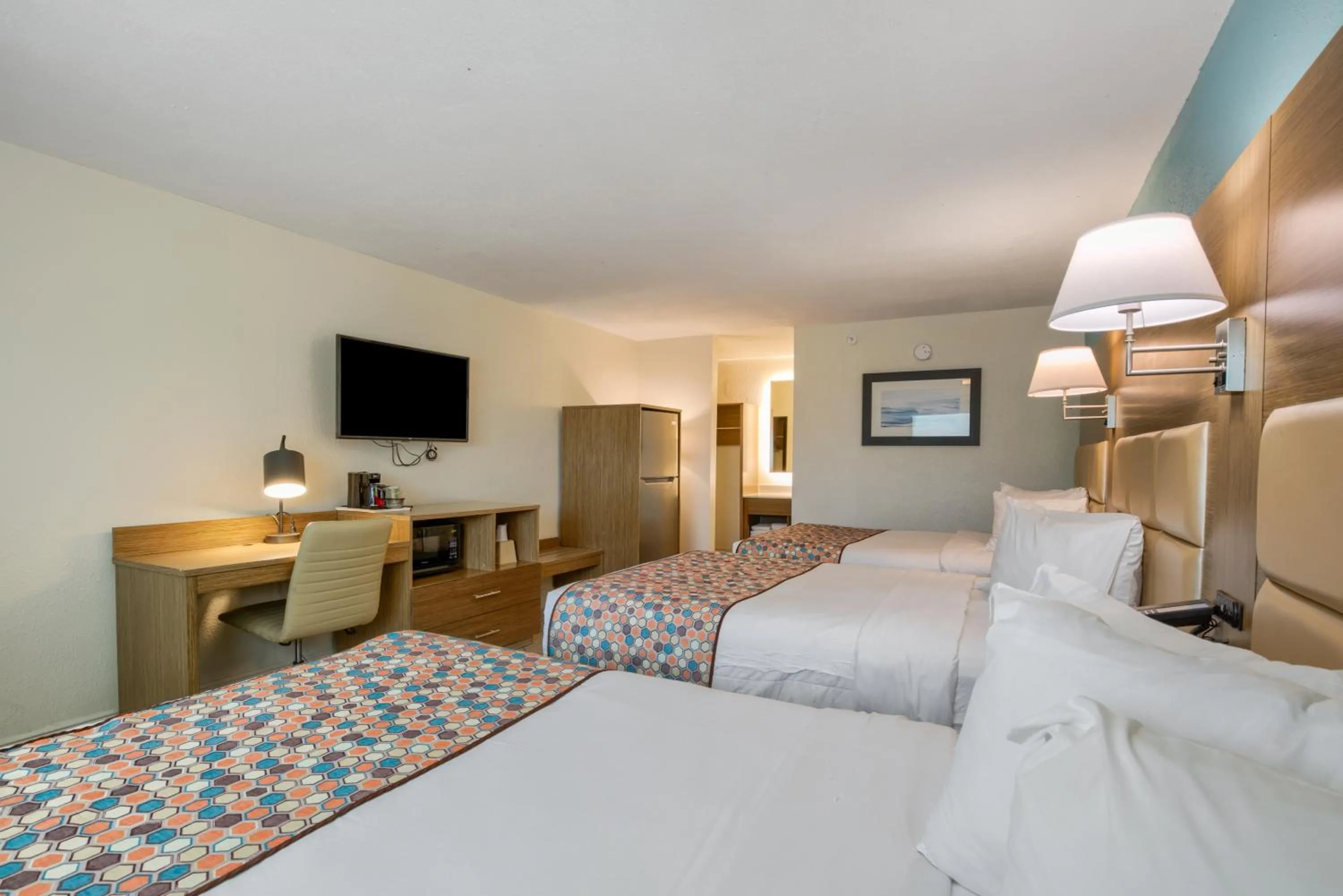 Photo of the whole room, Bed in Beachside Resort Hotel