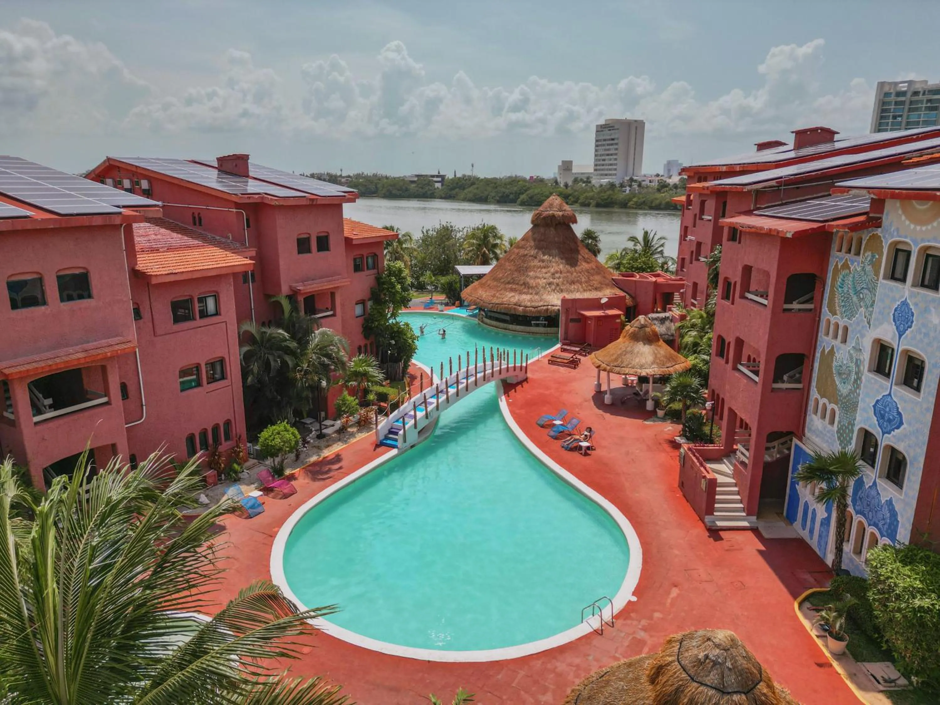 Property building in Nílu Cancun Zona Hotelera by Selina