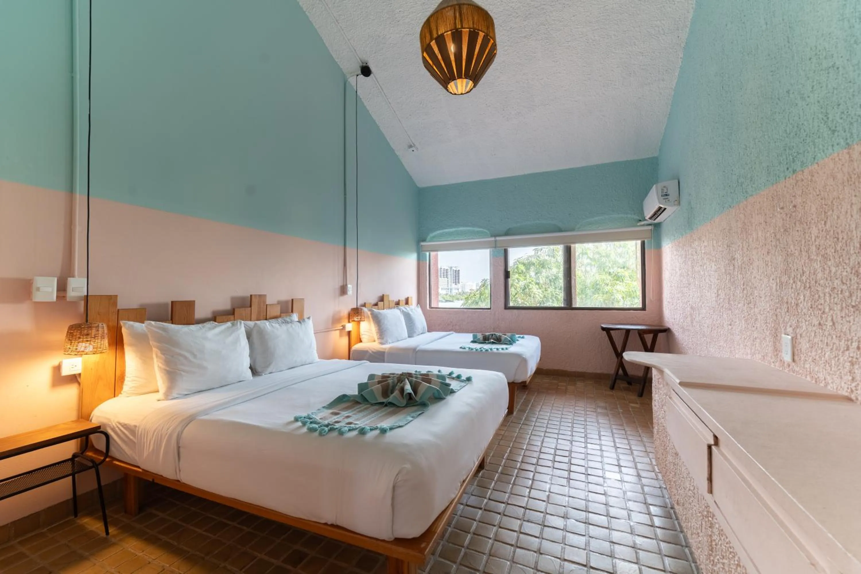 Photo of the whole room, Bed in Nílu Cancun Zona Hotelera by Selina