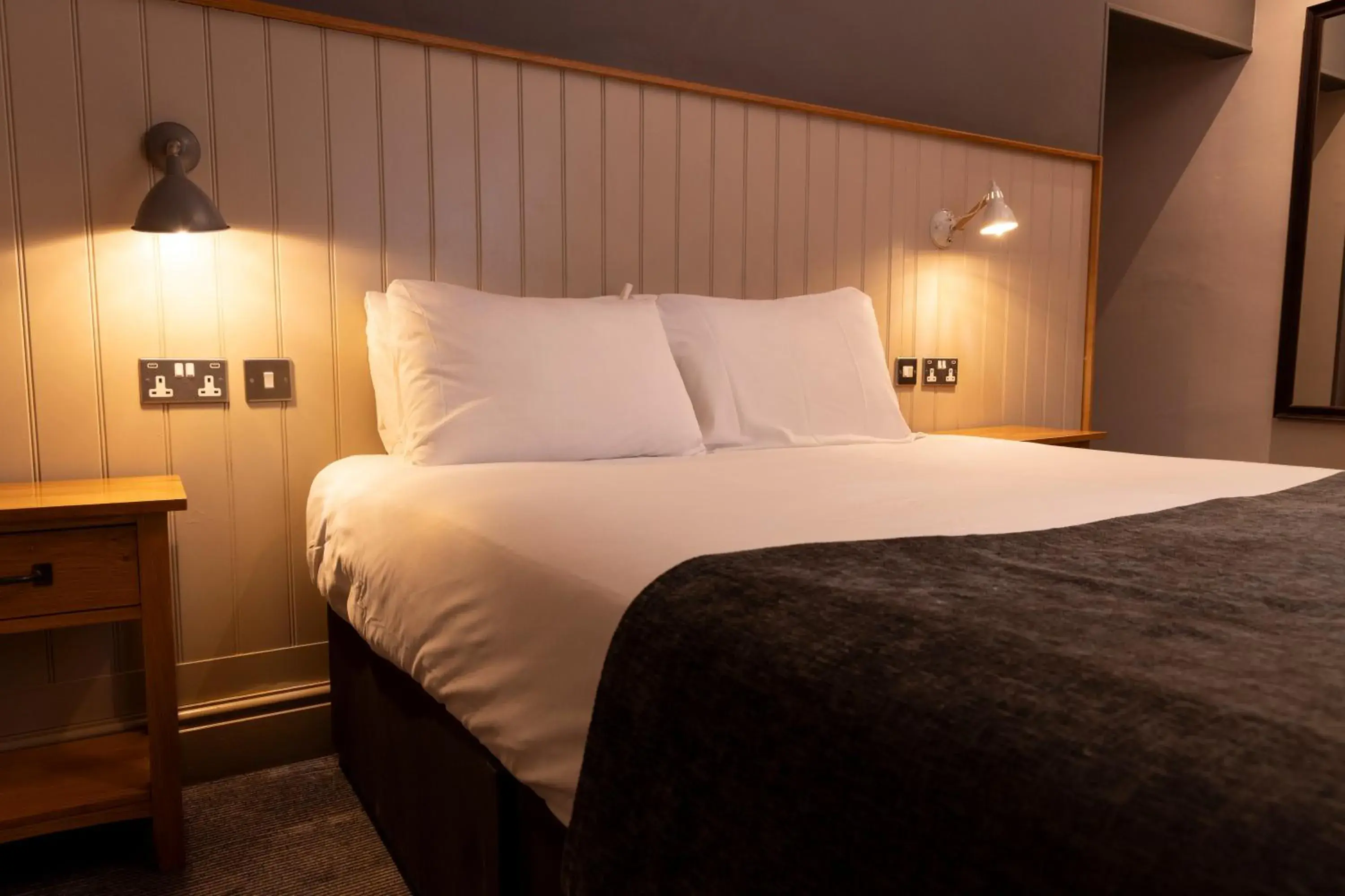 Double Room in Hartwood Hall by Greene King Inns Double Room in Hartwood Hall by Greene King Inns