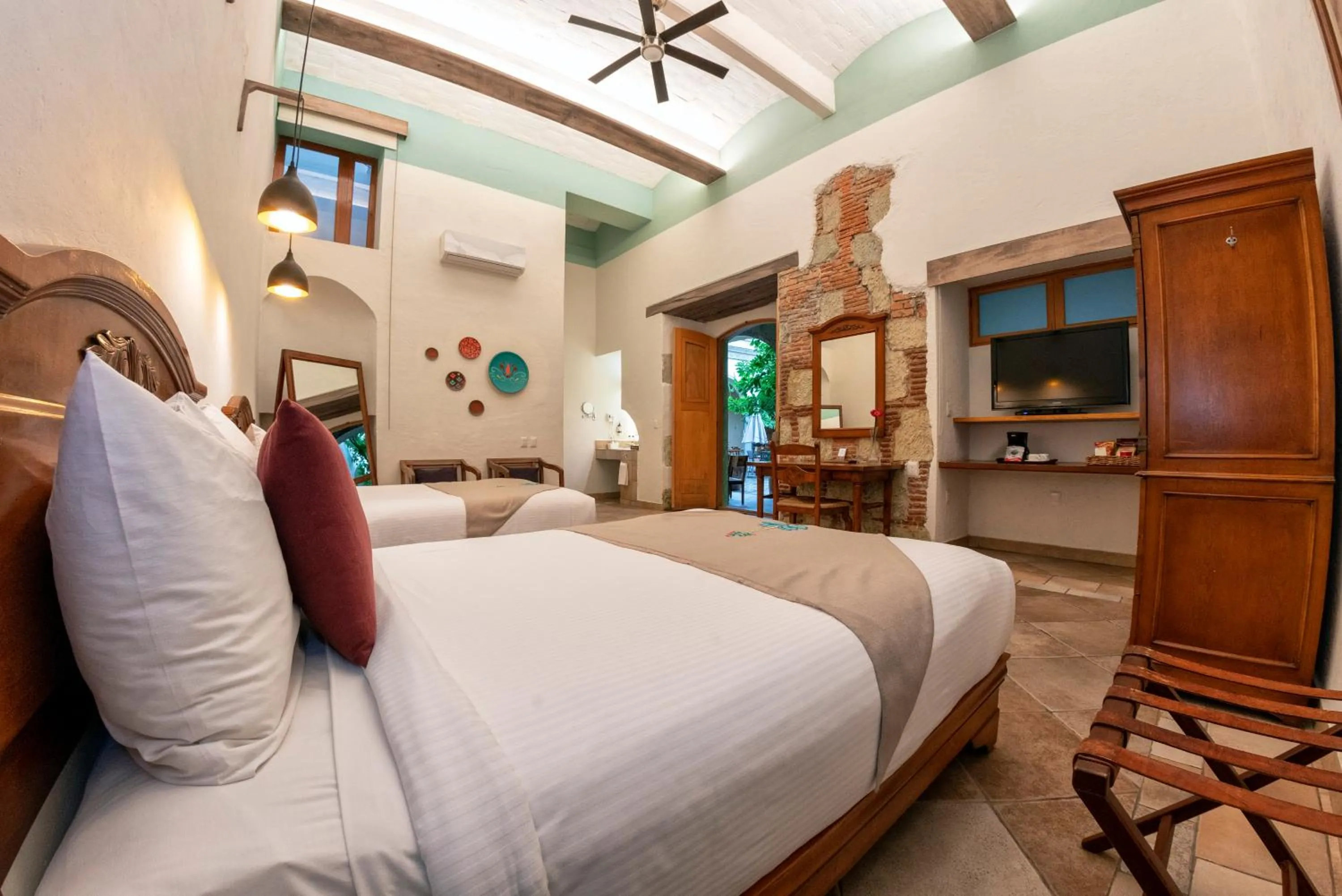 Photo of the whole room, Bed in Casa De Sierra Azul