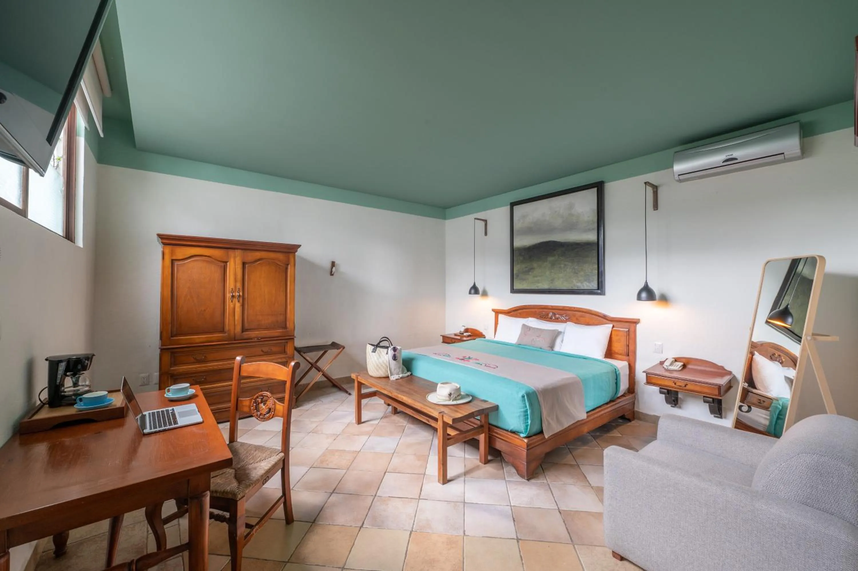 Photo of the whole room, Bed in Casa De Sierra Azul