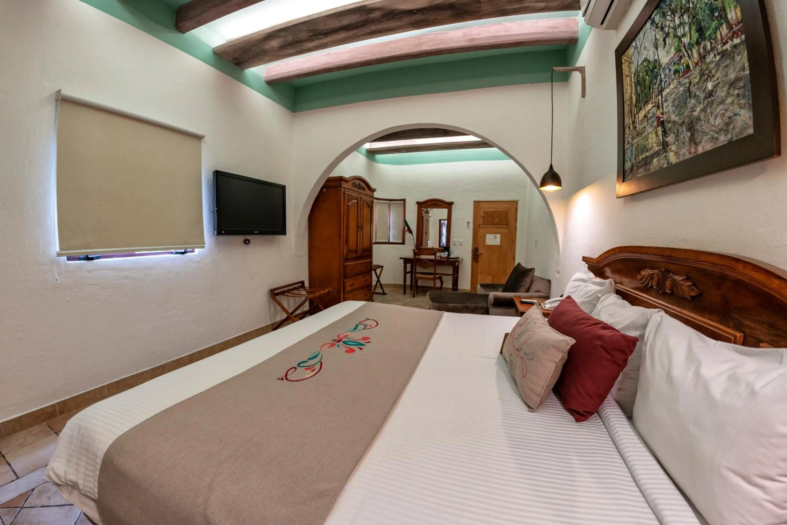 Photo of the whole room, Bed in Casa De Sierra Azul