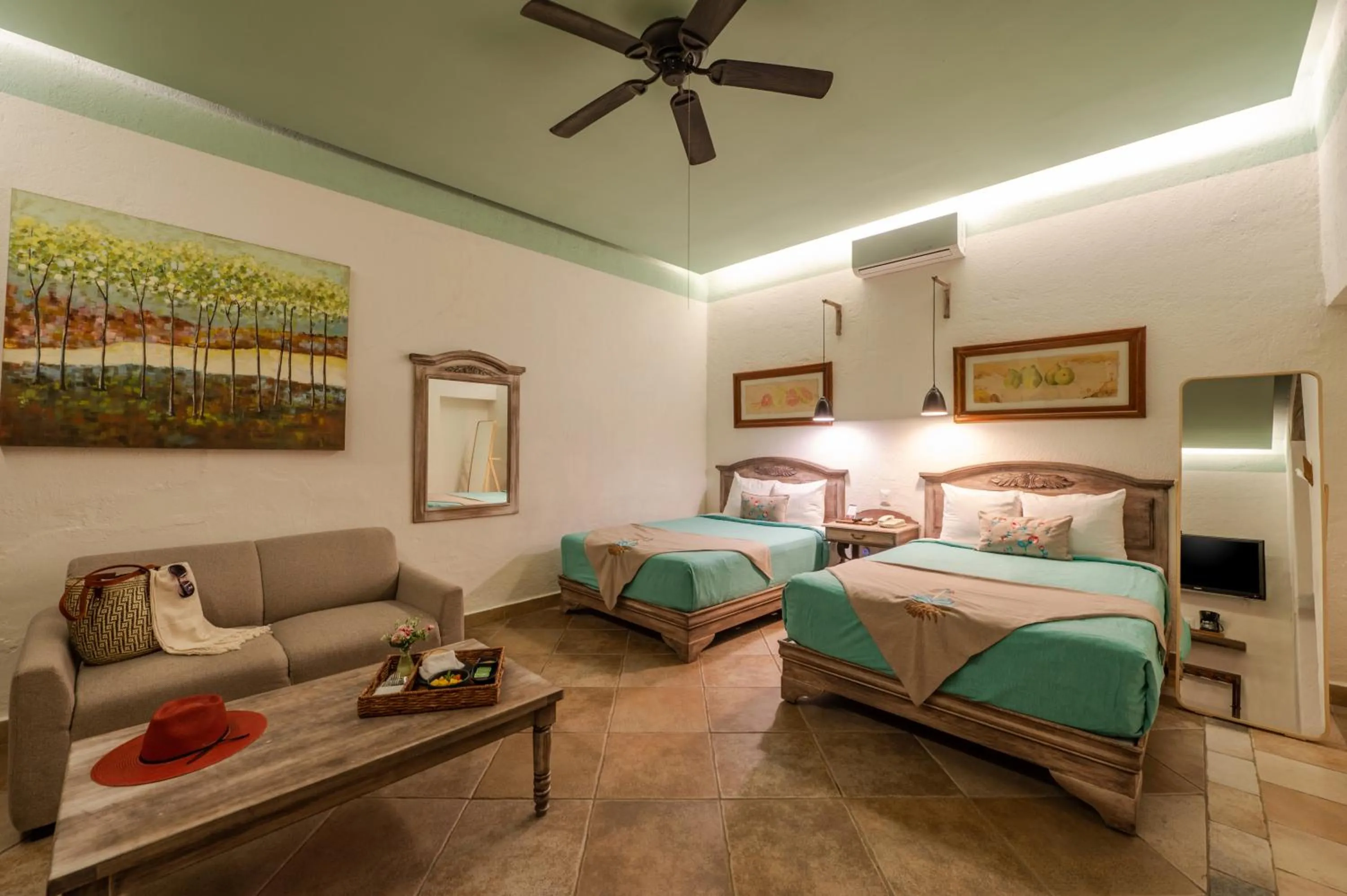 Photo of the whole room, Bed in Casa De Sierra Azul