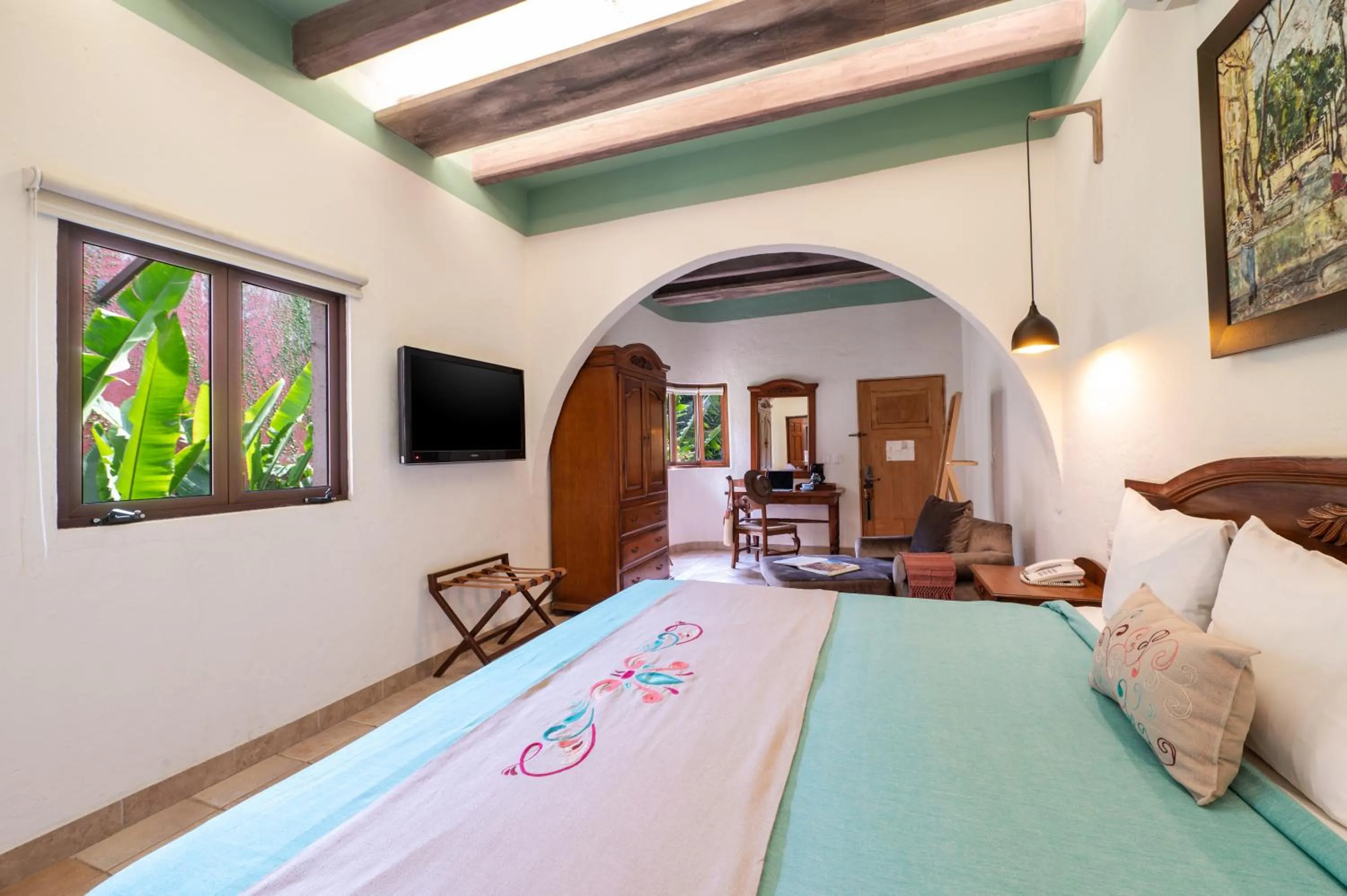 Photo of the whole room, Bed in Casa De Sierra Azul