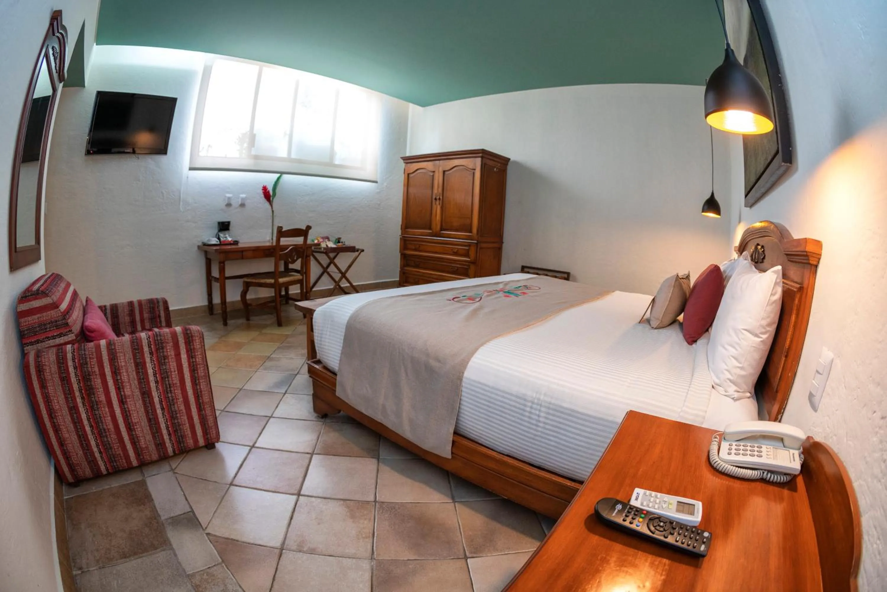 Photo of the whole room, Bed in Casa De Sierra Azul