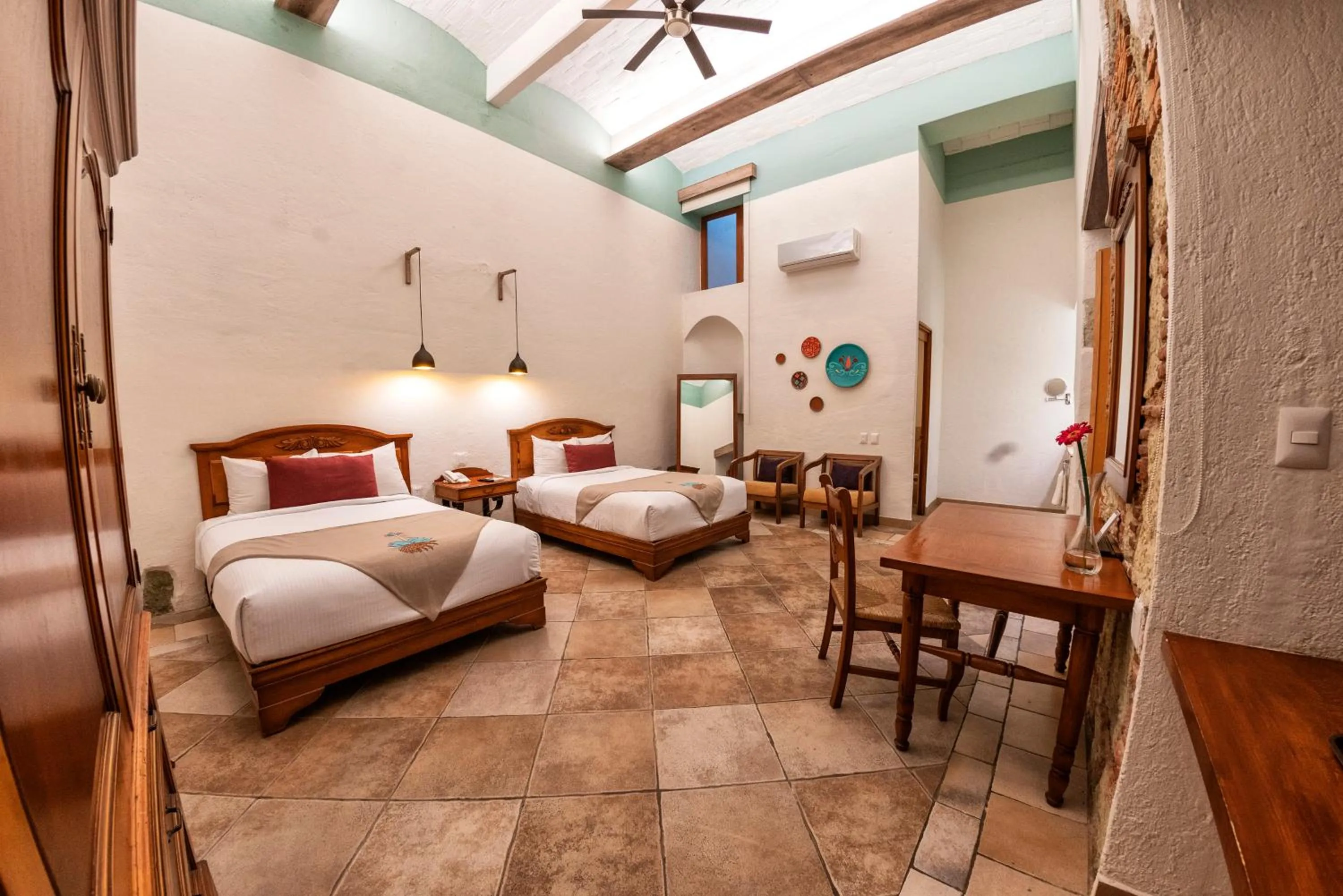 Photo of the whole room, Bed in Casa De Sierra Azul