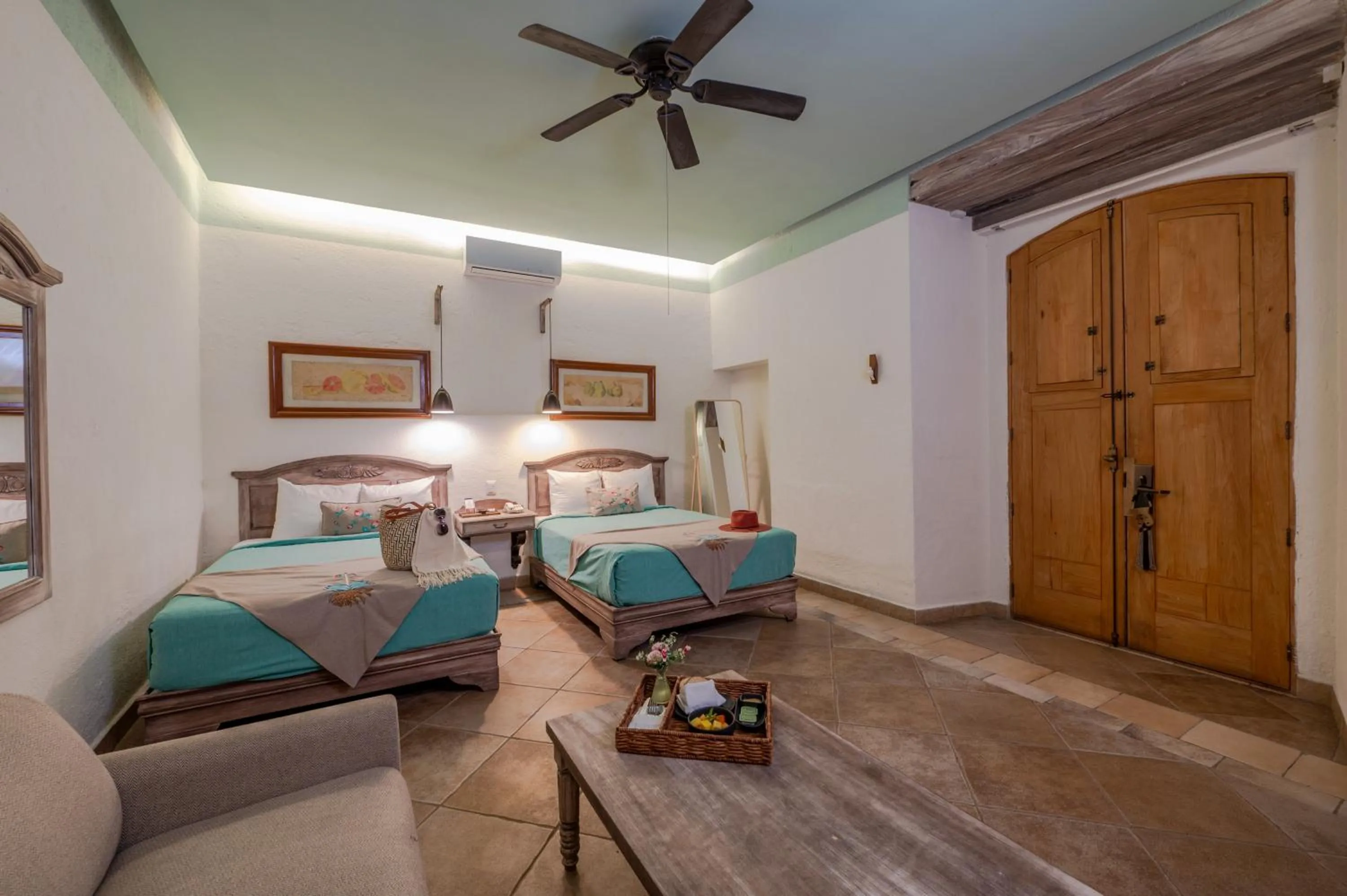 Photo of the whole room, Bed in Casa De Sierra Azul