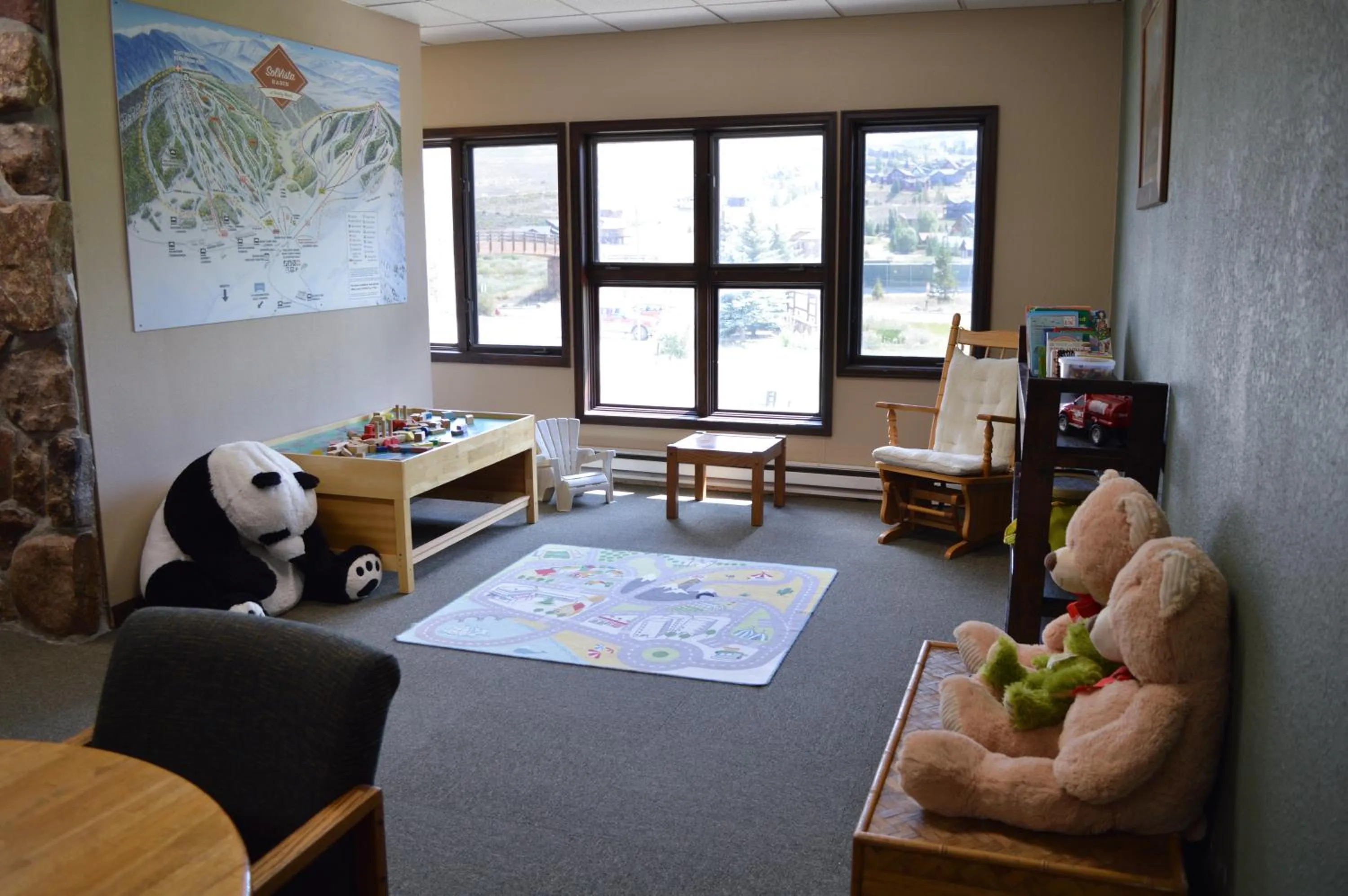 Communal lounge/ TV room in The Inn at Silvercreek
