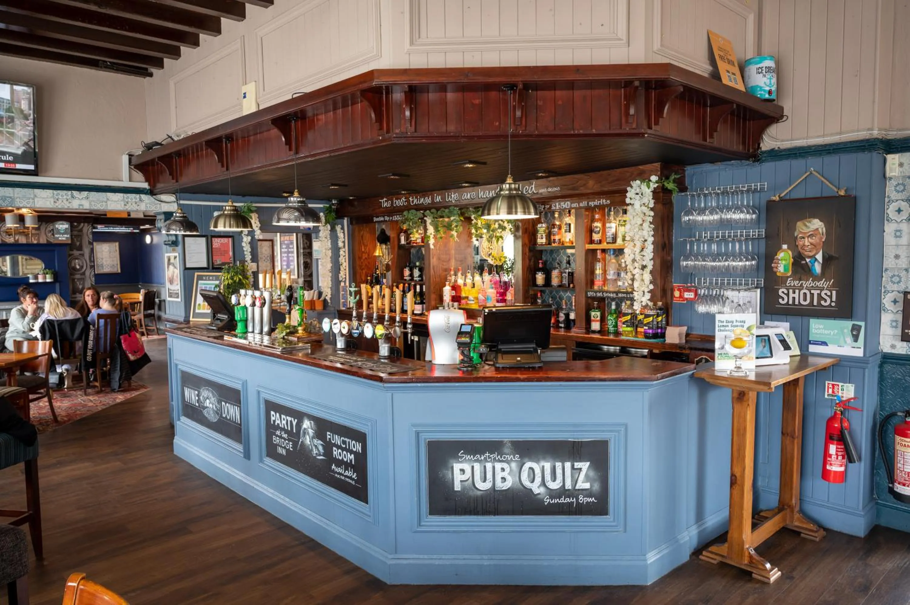 Lounge or bar in Bridge Inn by Greene King Inns