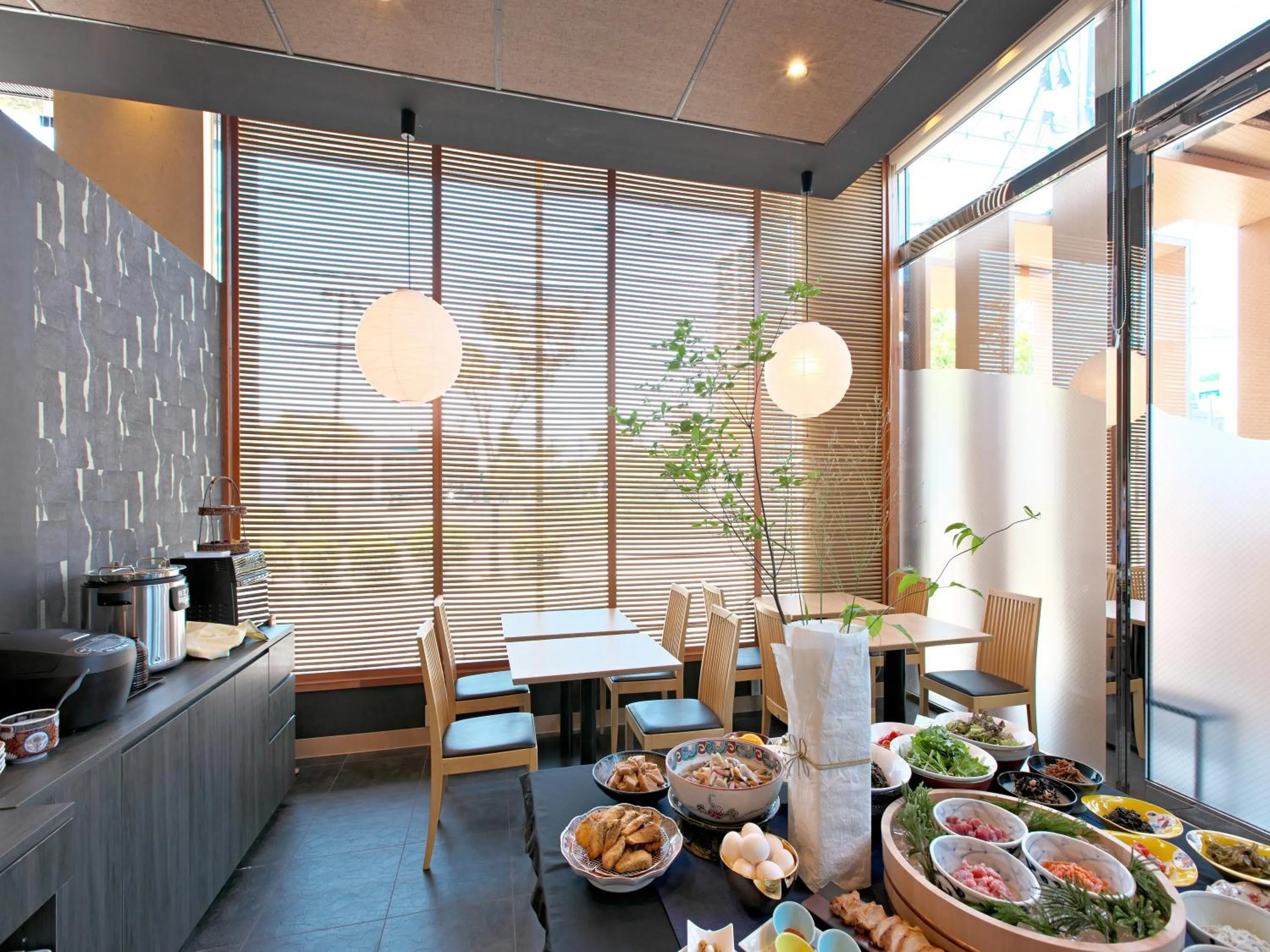 Restaurant/places to eat in APA Hotel Niigata Tsubamesanjo Ekimae