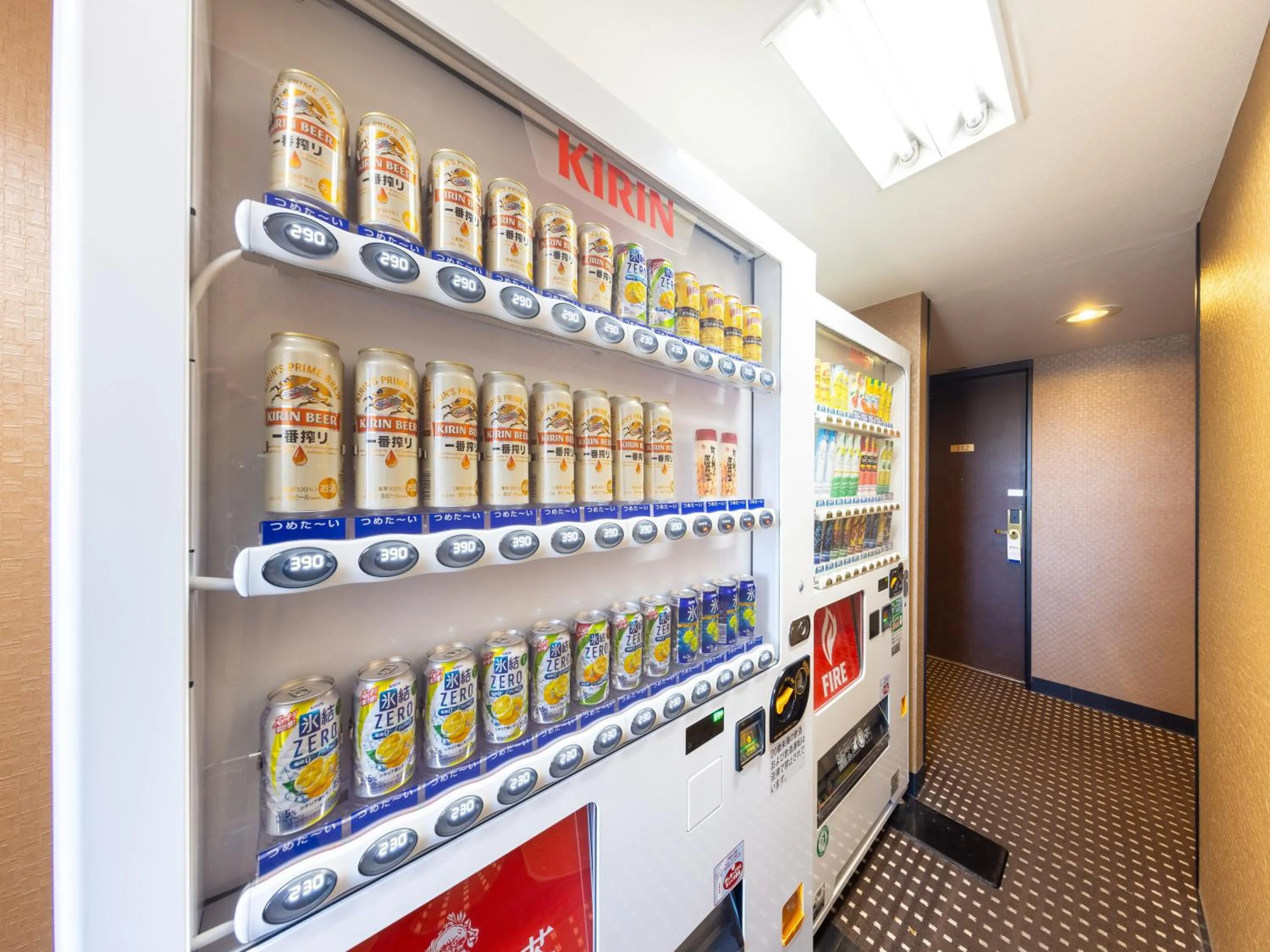 vending machine in APA Hotel Uozu Ekimae