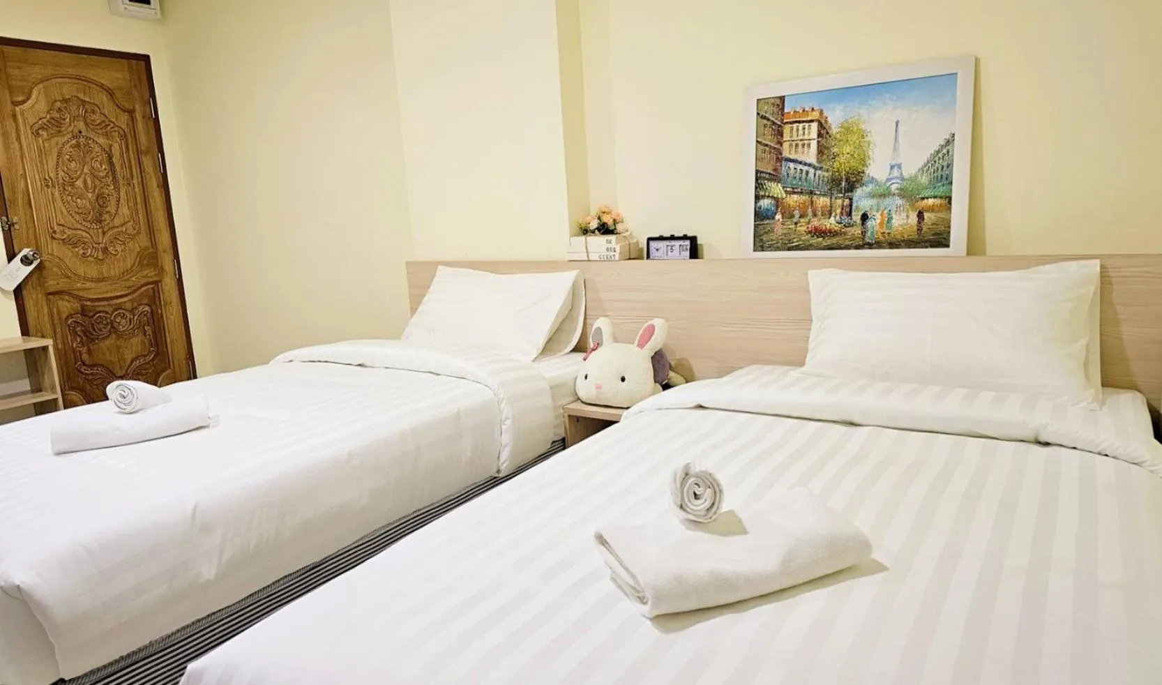 Bedroom, Bed in Be My Guest 36