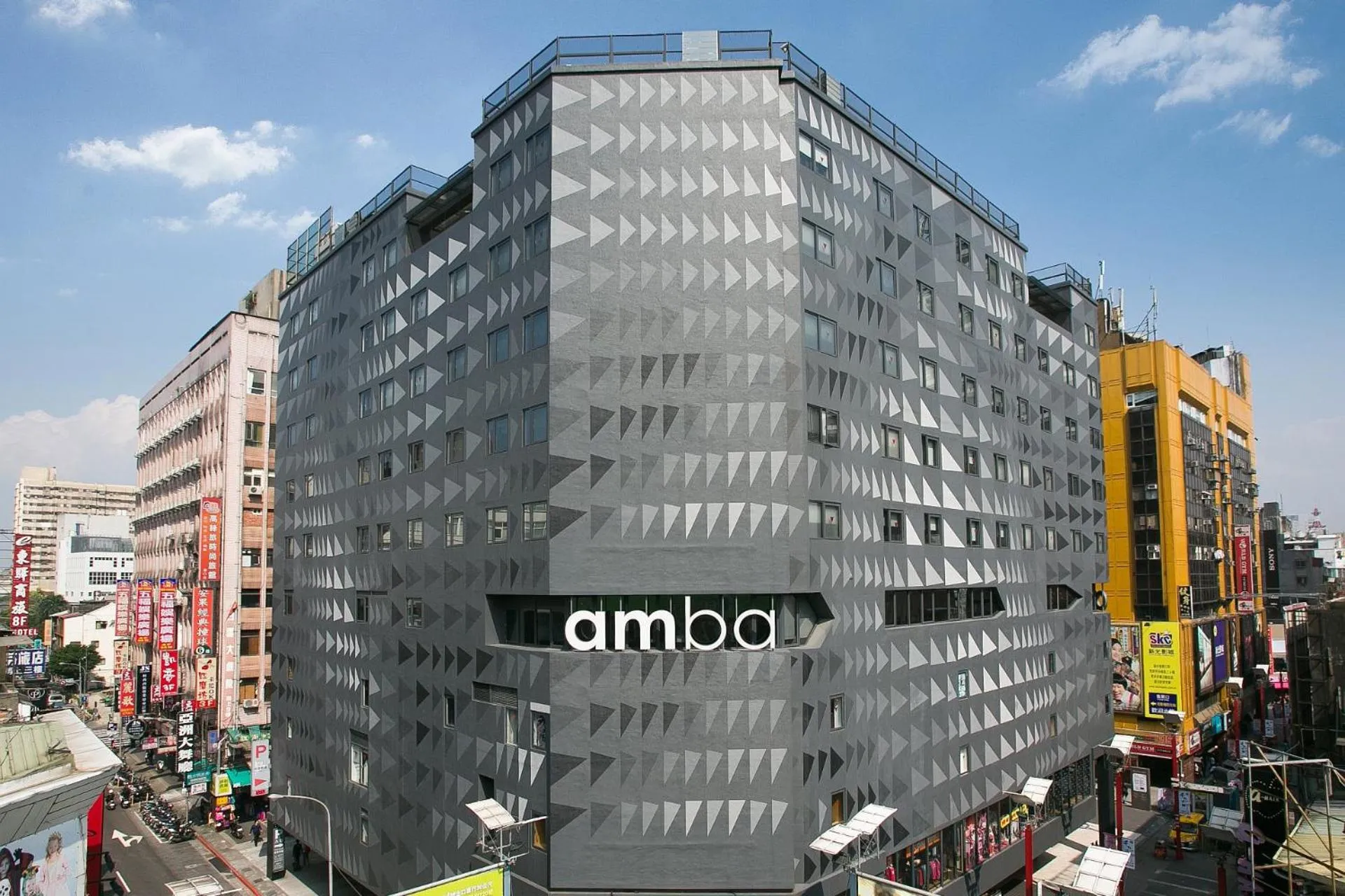 Property building in amba Taipei Ximending