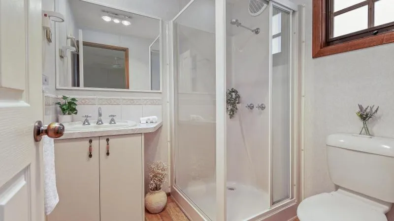 Bathroom in Tasman Holiday Parks - Merool on the Murray