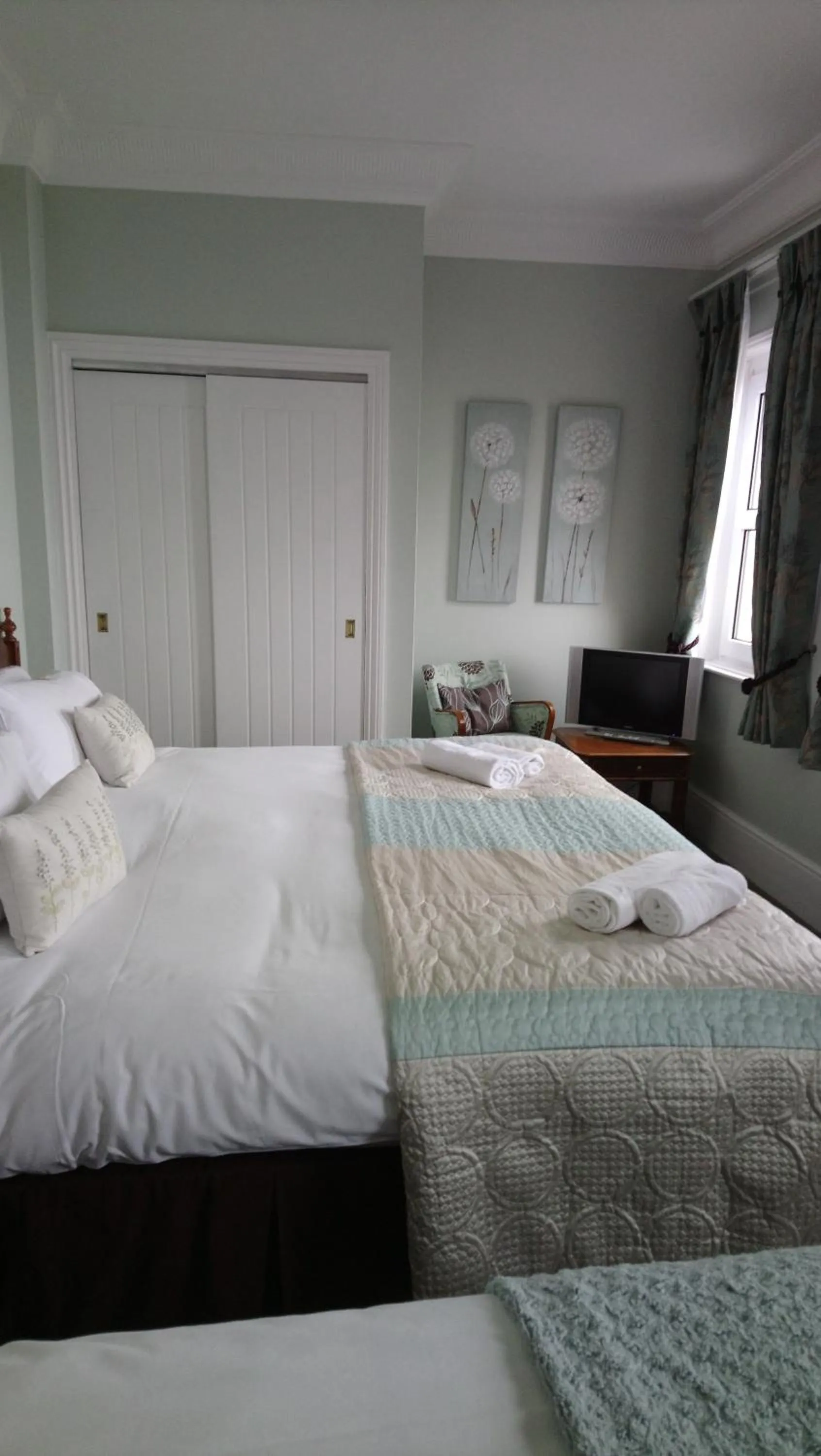 Bed in 17 Wilmington Square