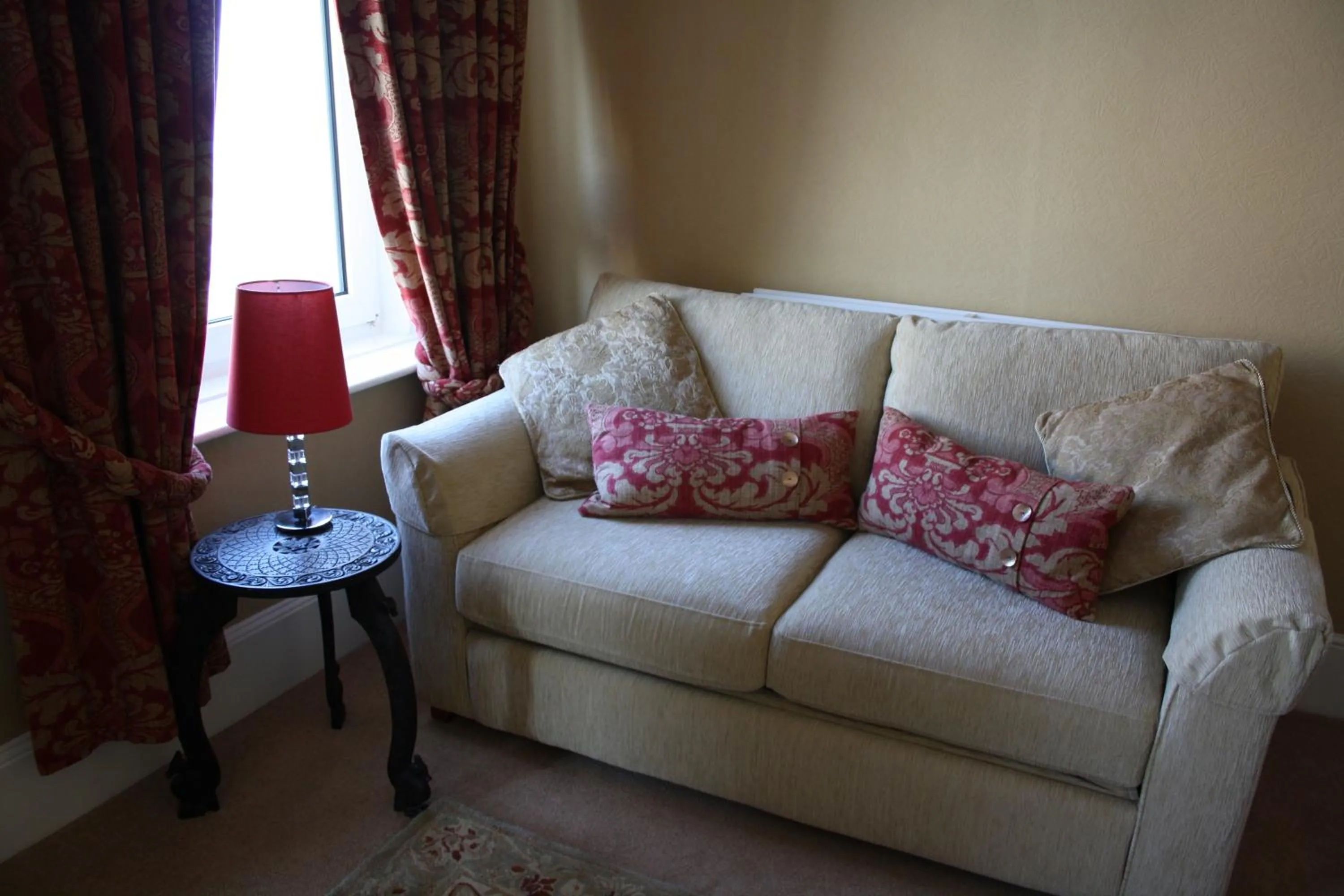 Seating area in 17 Wilmington Square