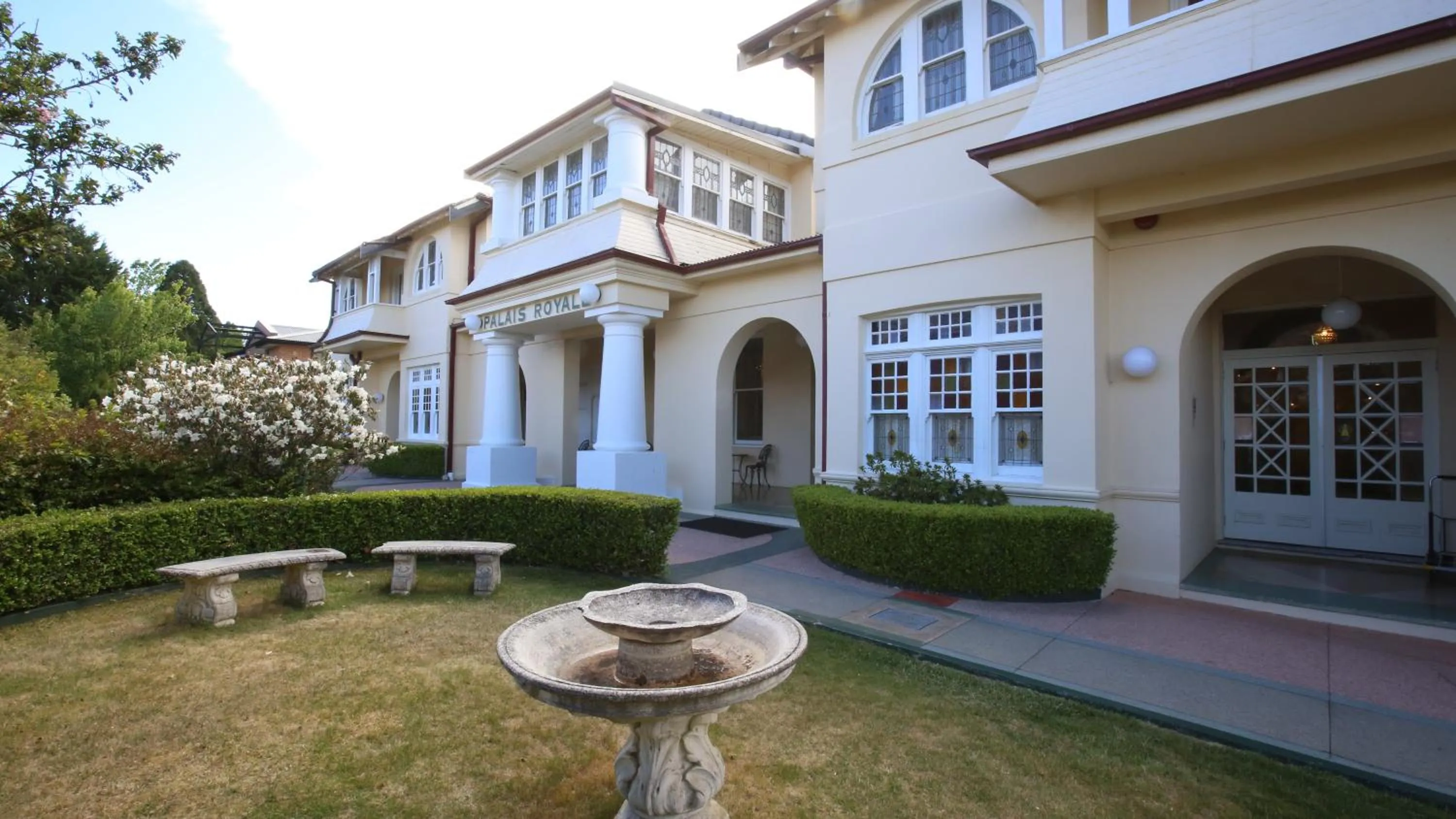 Property building in Palais Royale