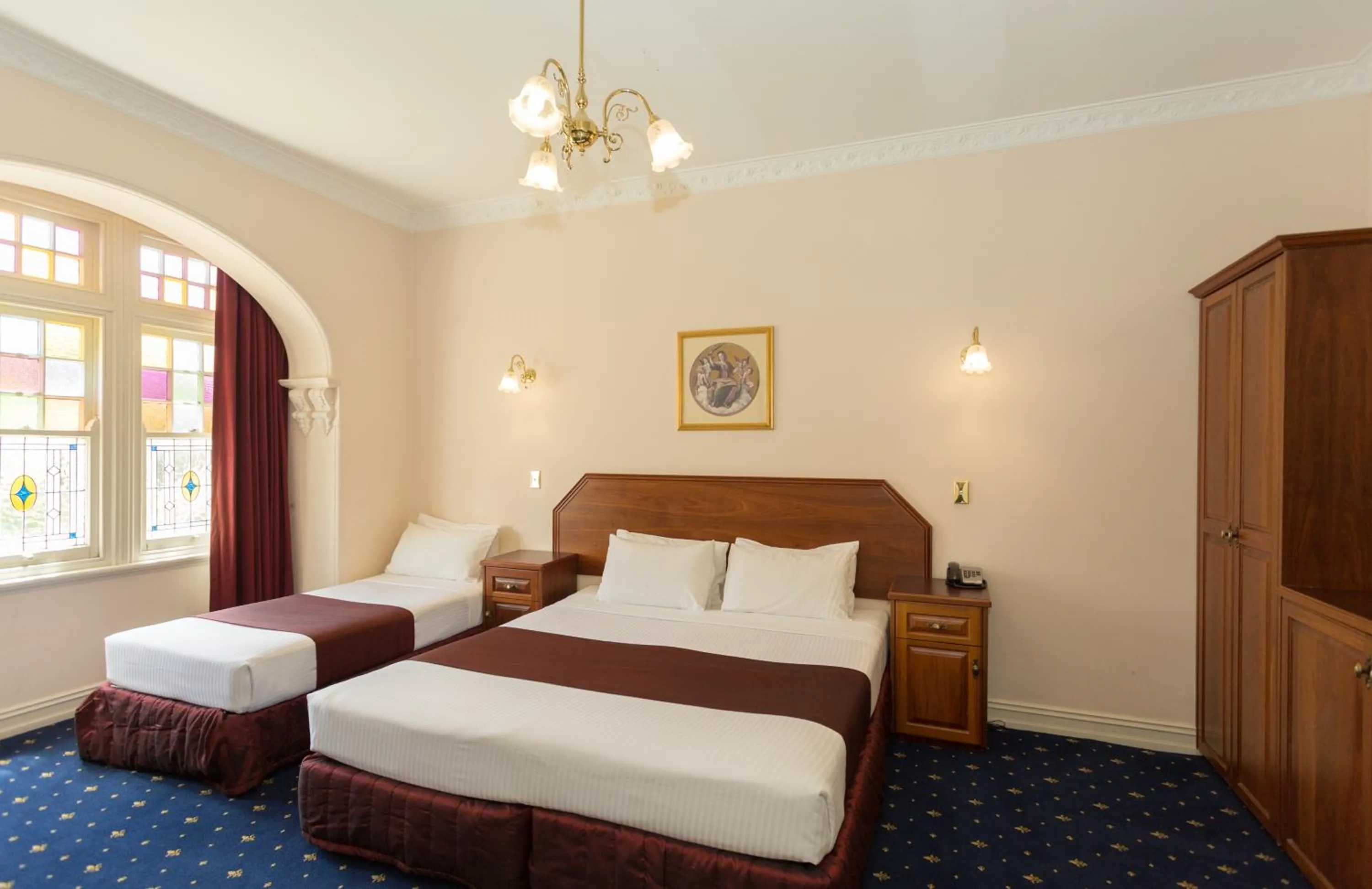 Bed in Palais Royale