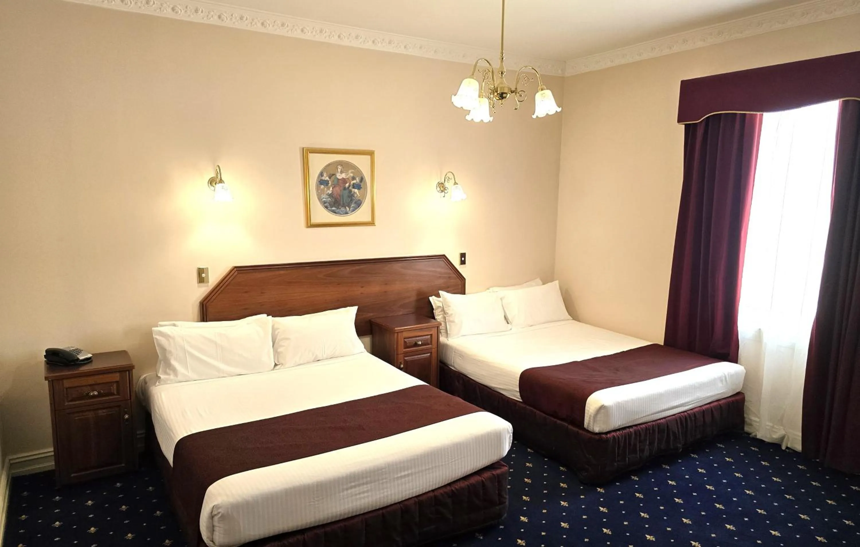 Bed in Palais Royale