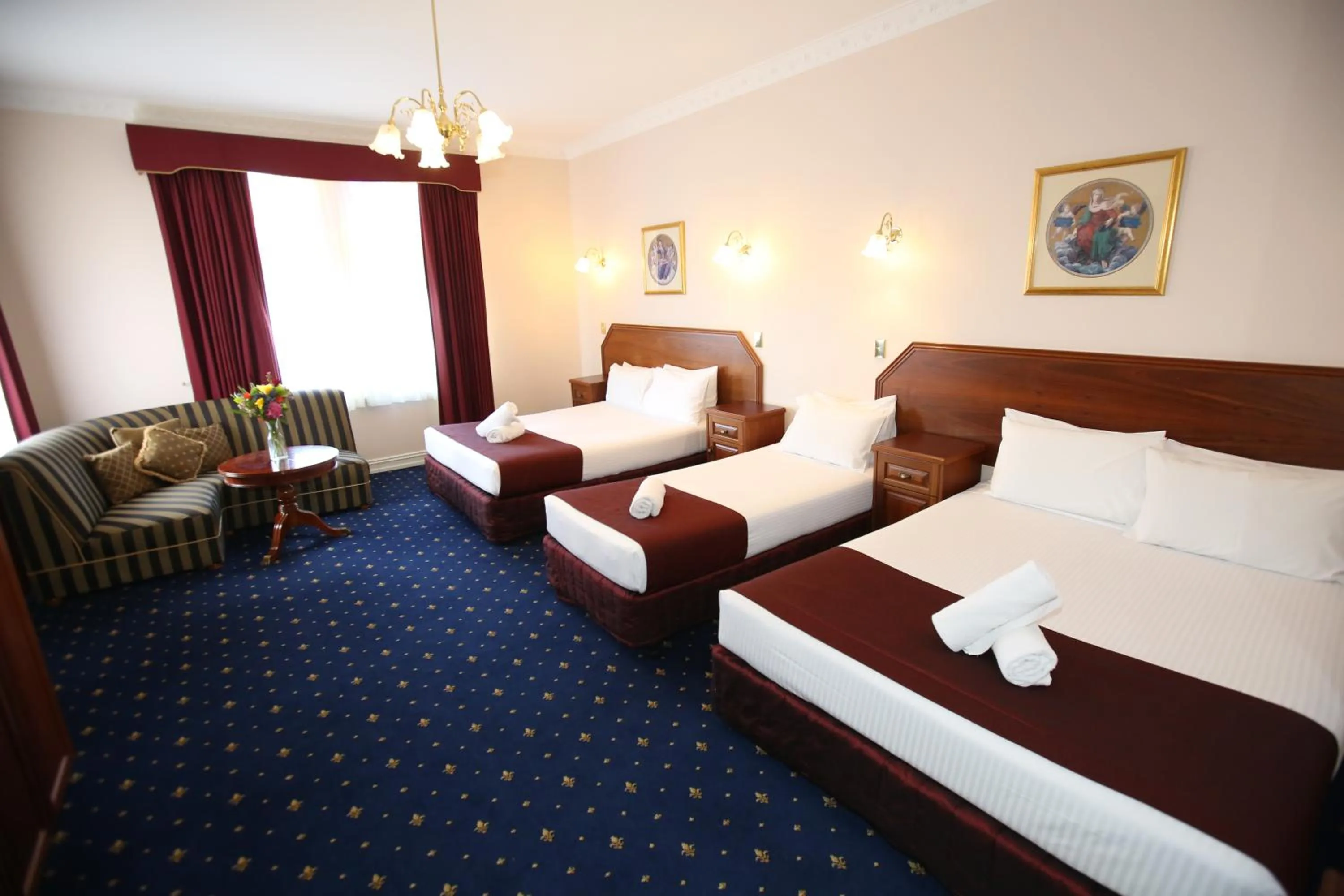 Bed in Palais Royale