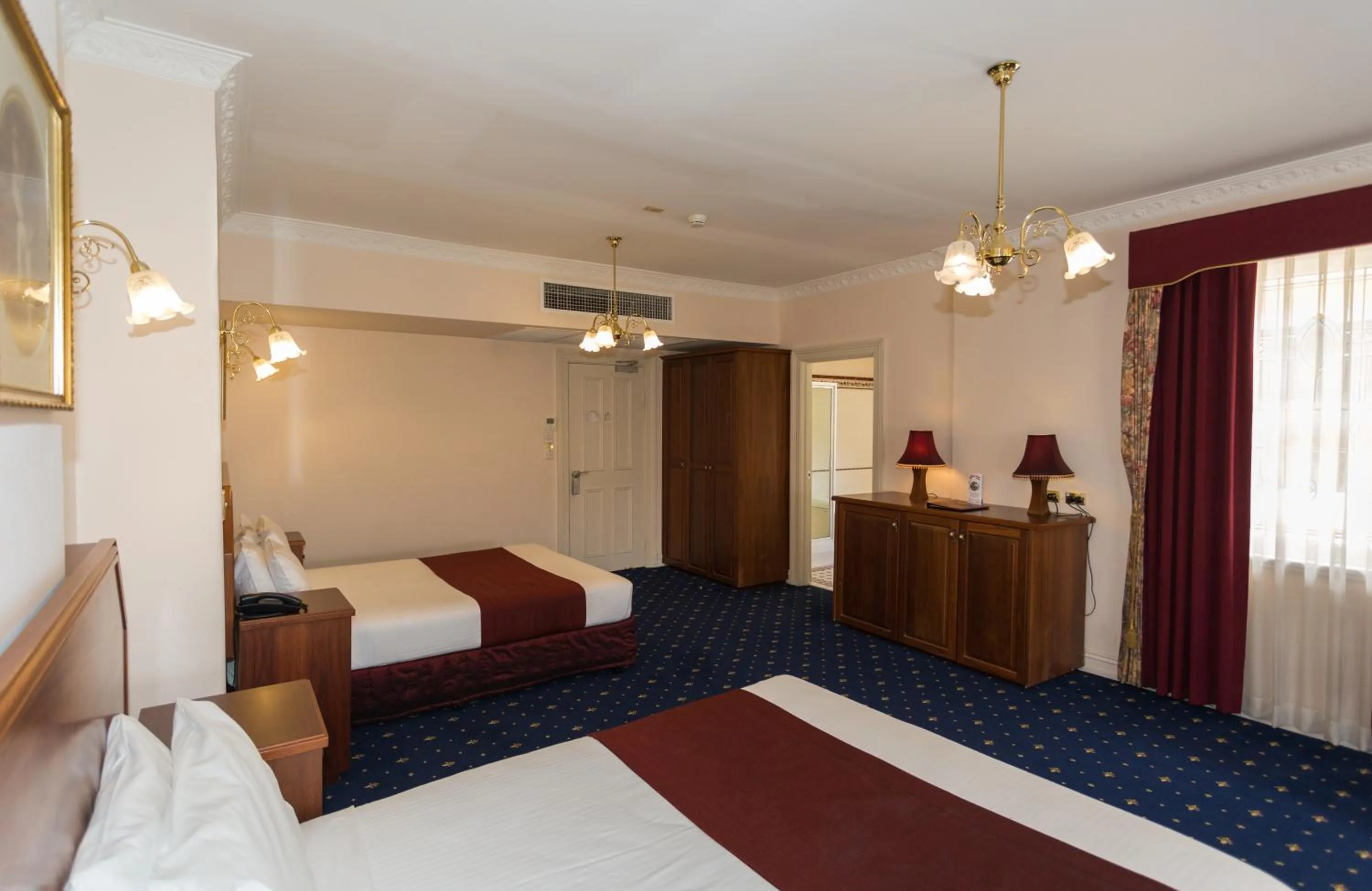 Bed in Palais Royale