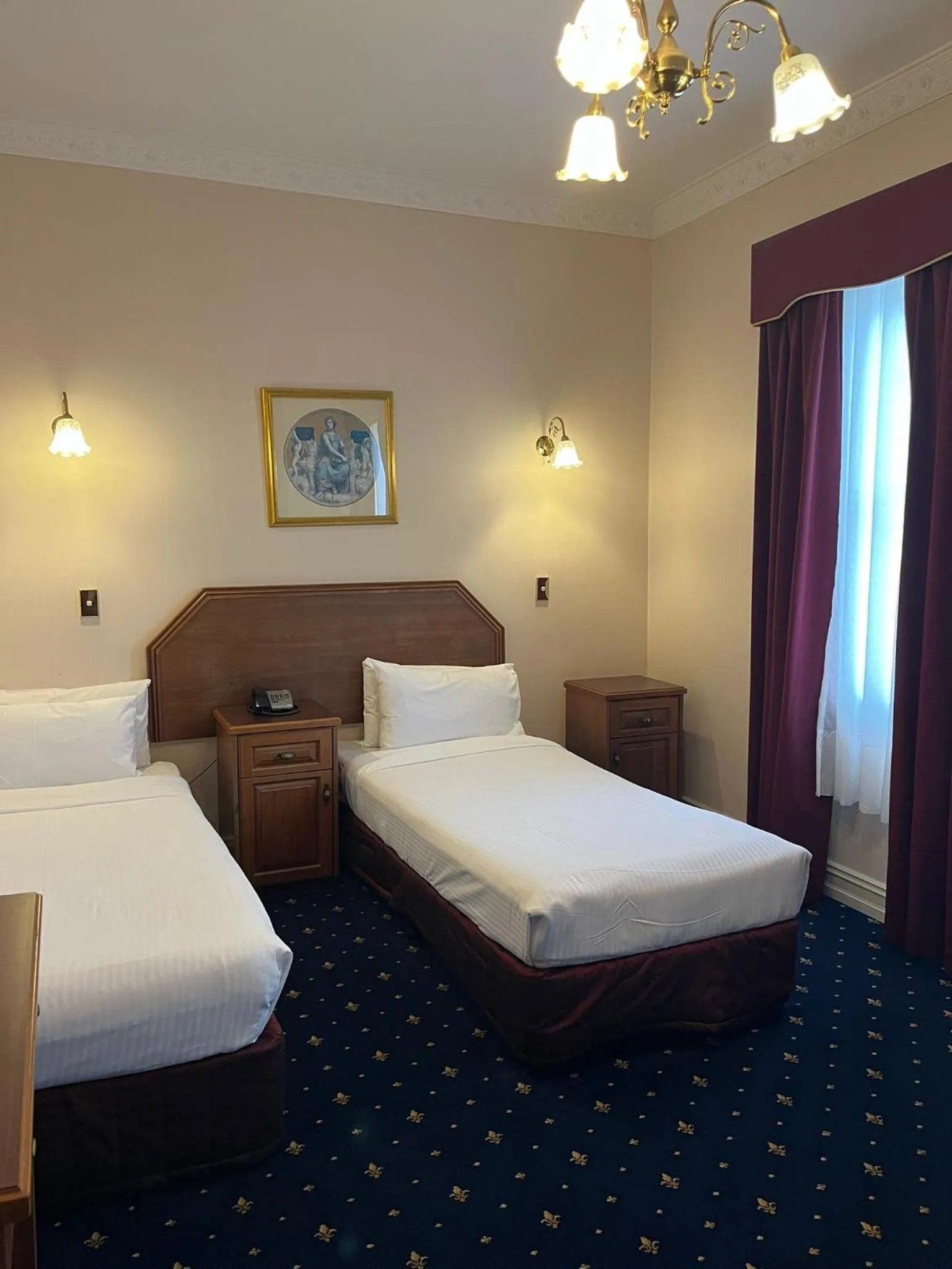 Bed in Palais Royale