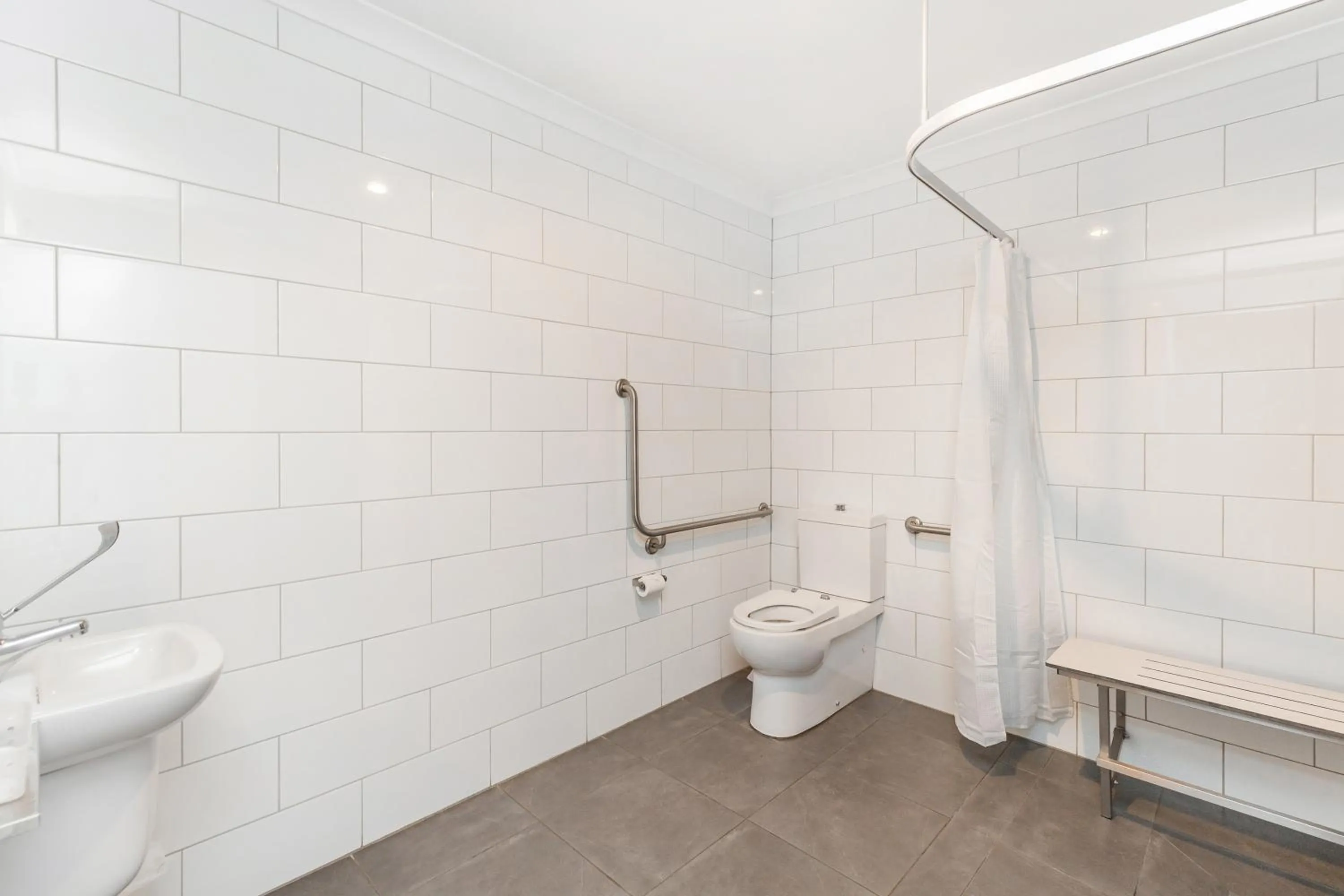 Bathroom in Allara Motor Lodge