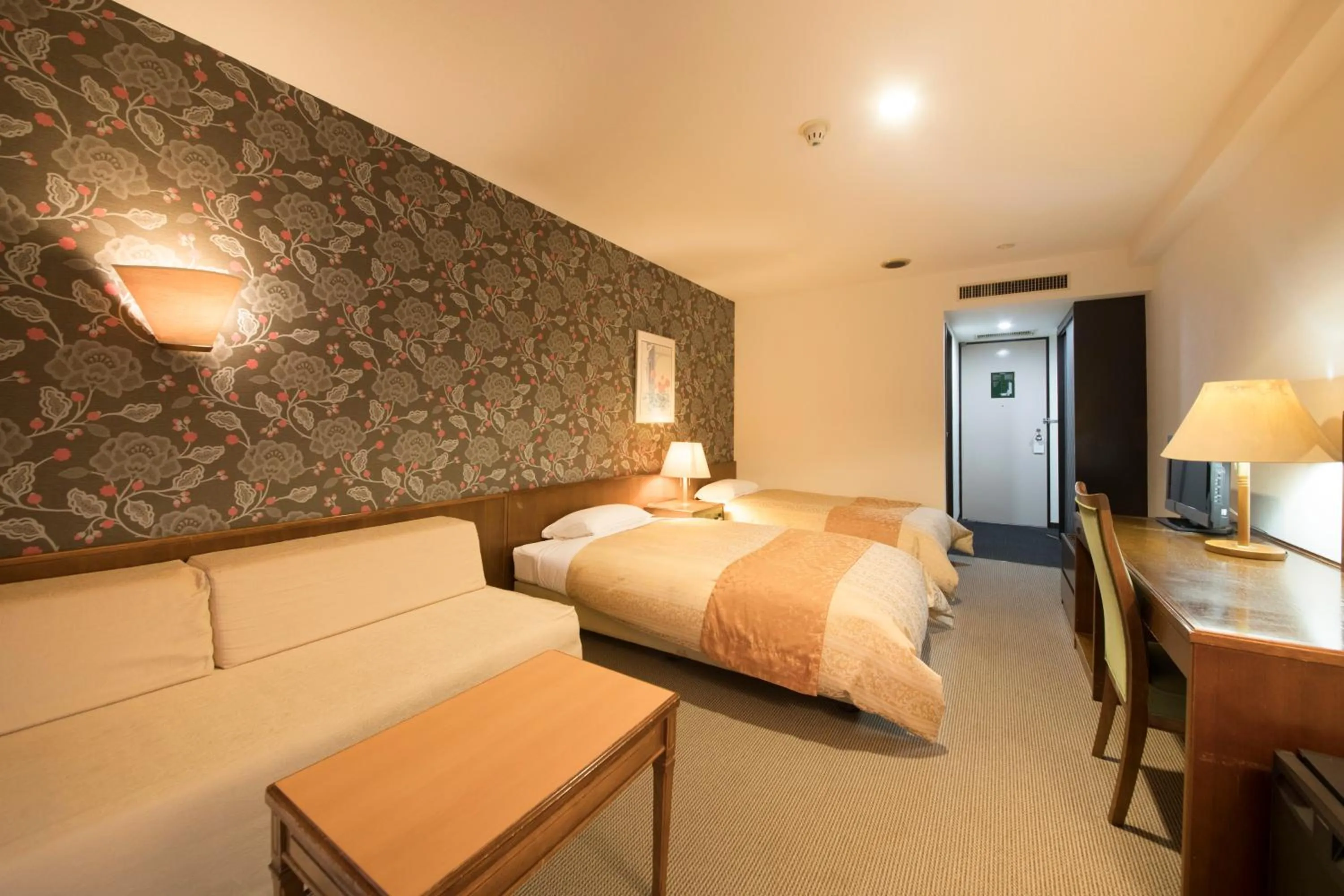 Photo of the whole room, Bed in Oarai Park Hotel