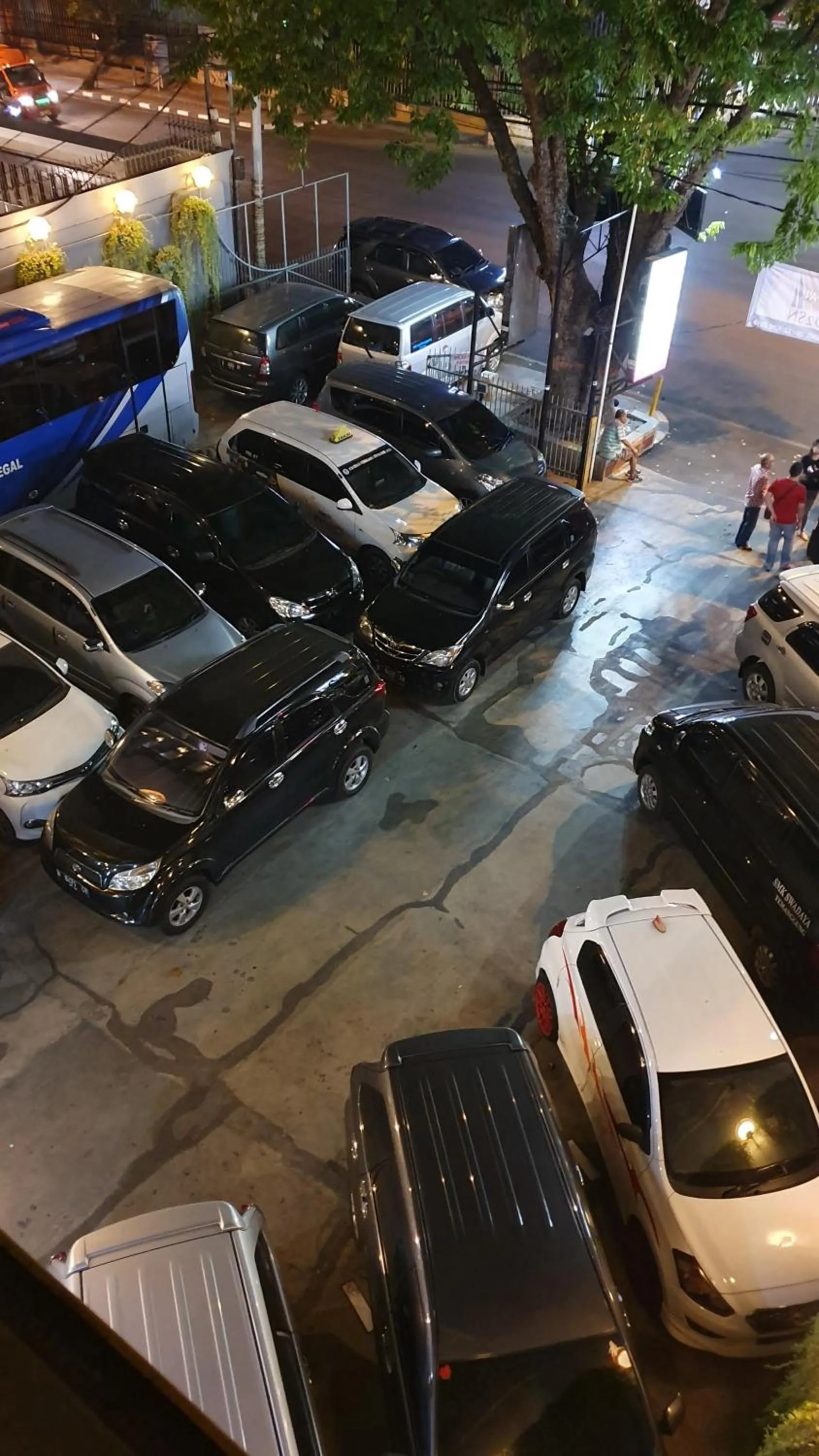 Facade/entrance in Hotel Olympic Semarang