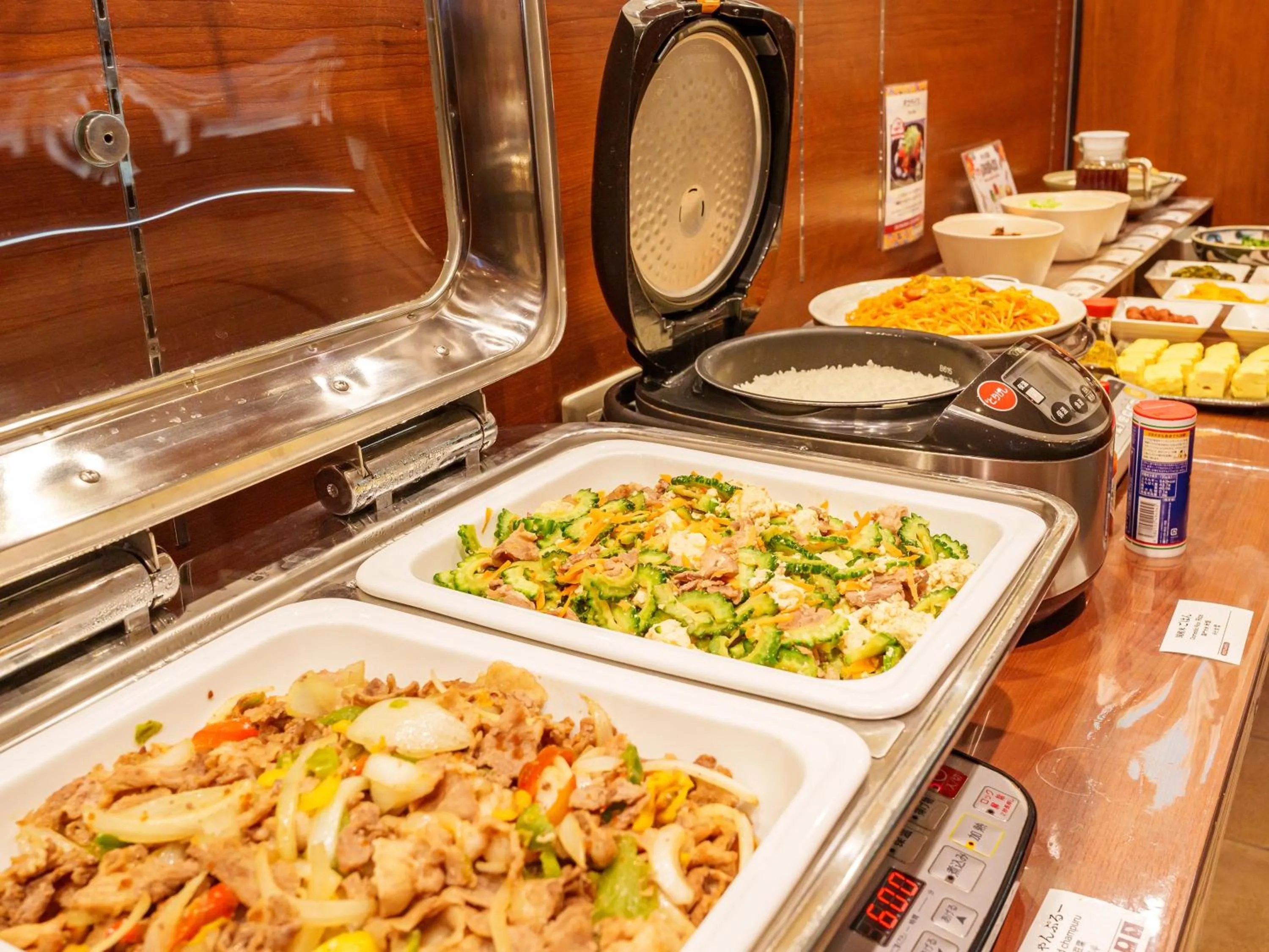 Restaurant/places to eat in APA Hotel Naha Matsuyama