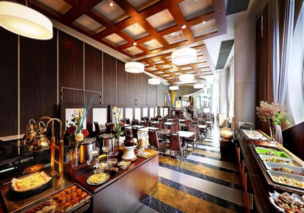 Restaurant/places to eat in APA Hotel Kanazawa Ekimae