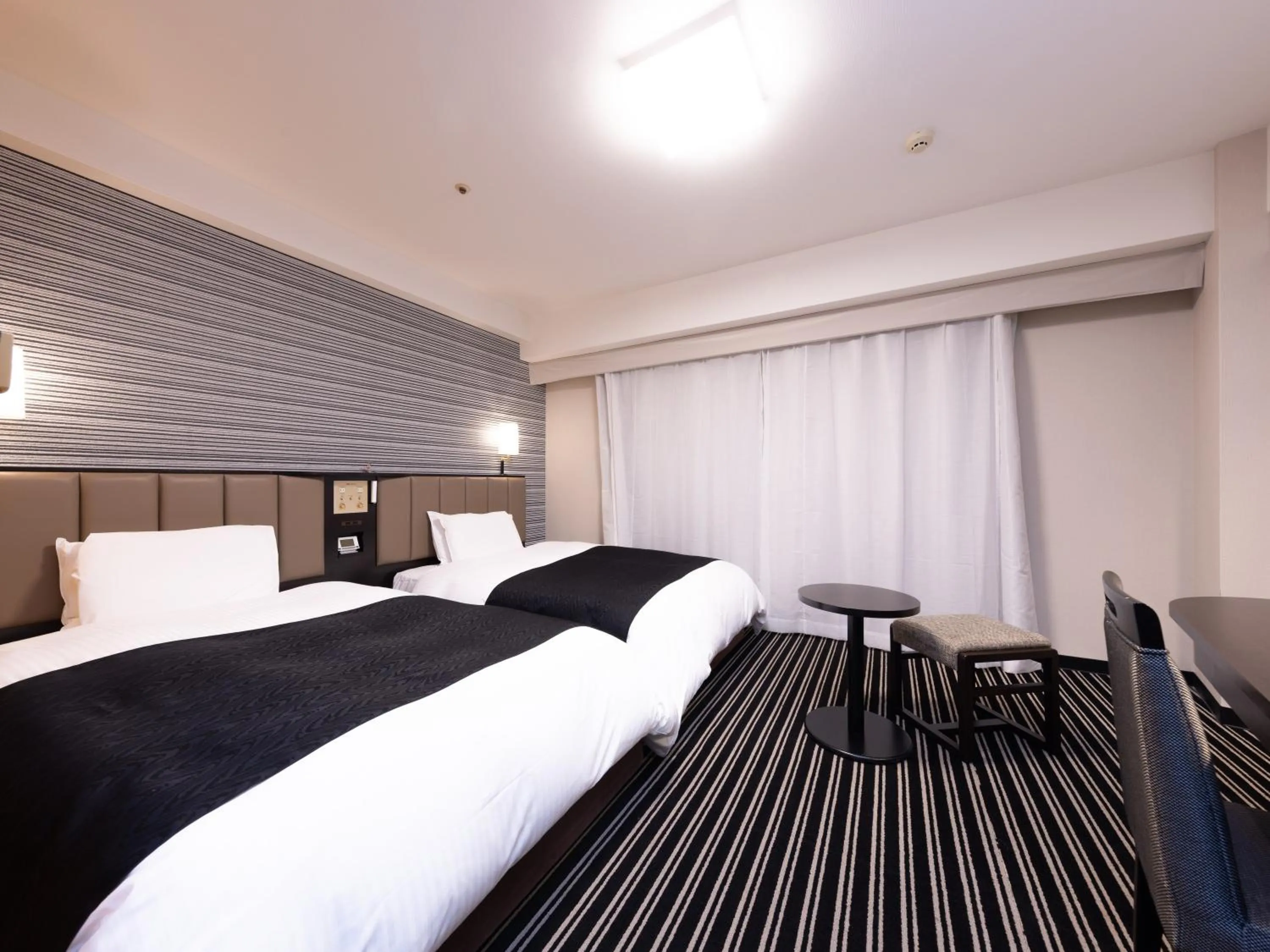 Photo of the whole room, Bed in APA Hotel Fukuoka Watanabedori Ekimae EXCELLENT